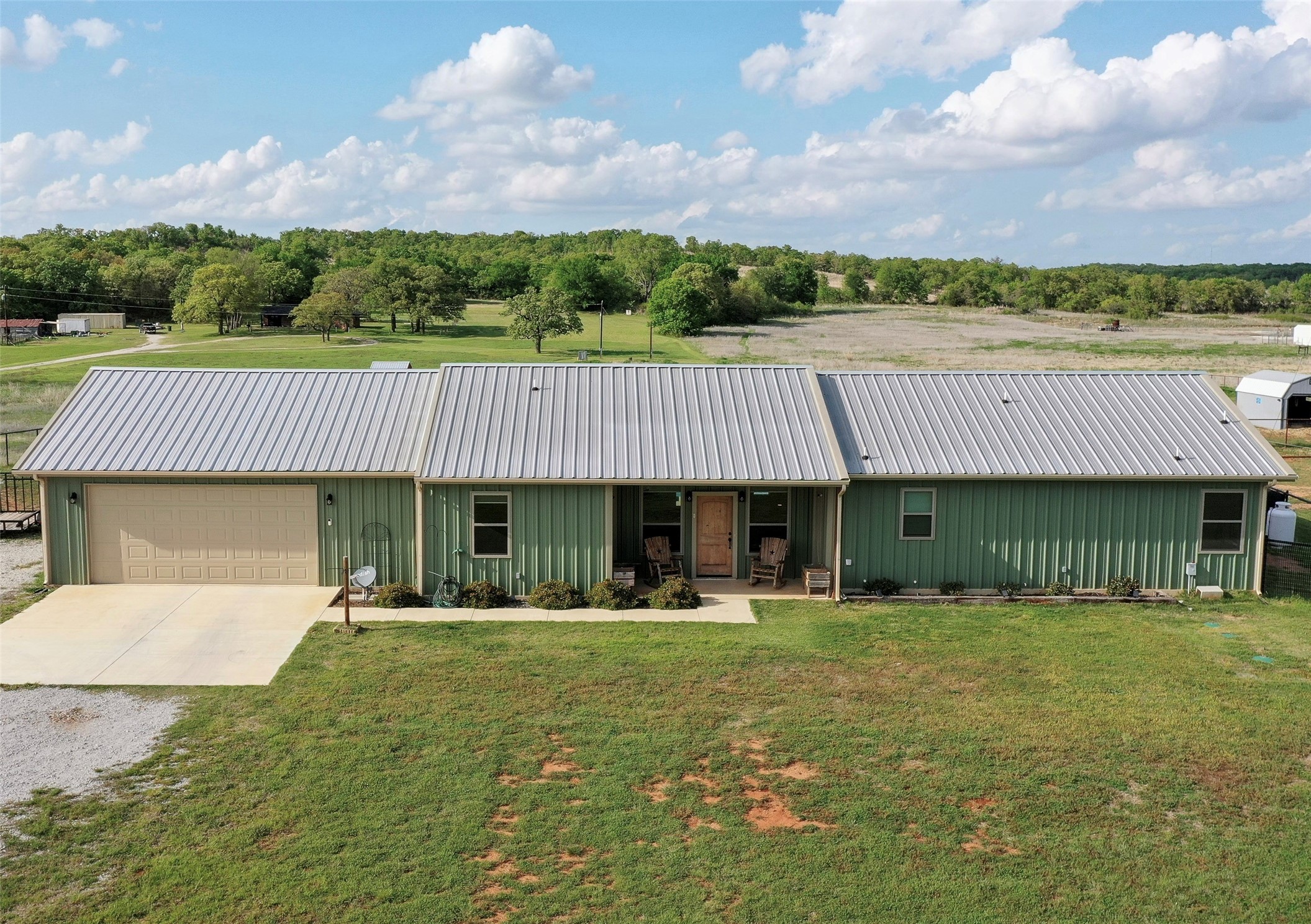 1020 County Road 1596 Alvord TX 76225