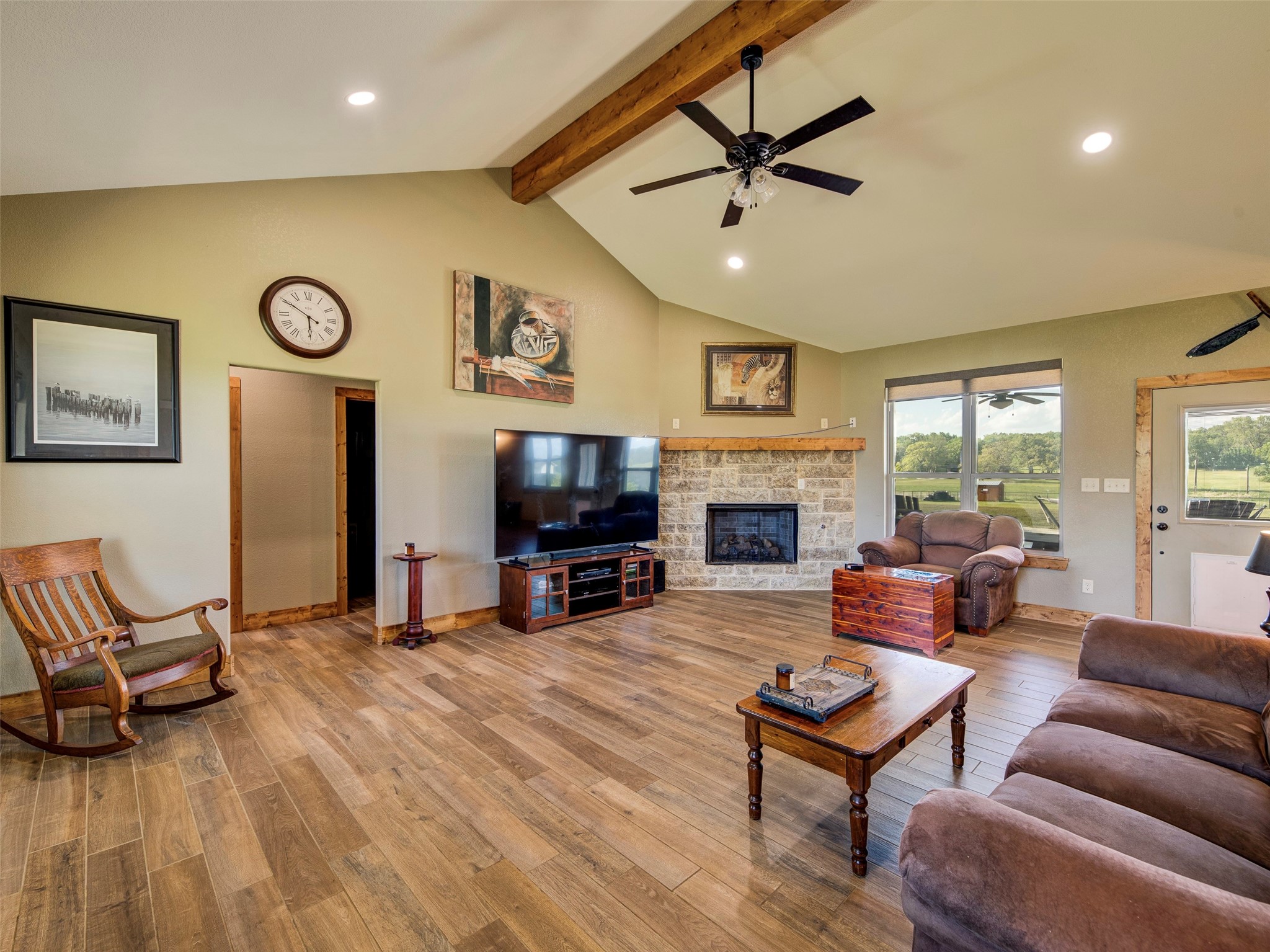 1020 County Road 1596 Alvord TX 76225