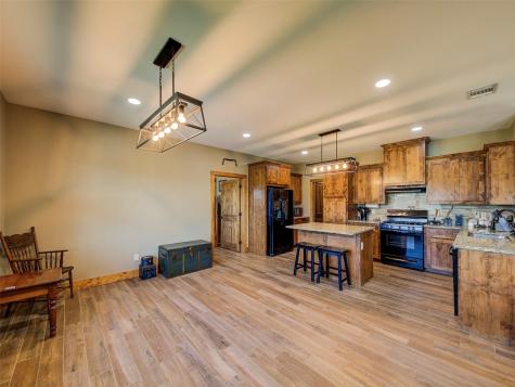 1020 County Road 1596 Alvord TX 76225