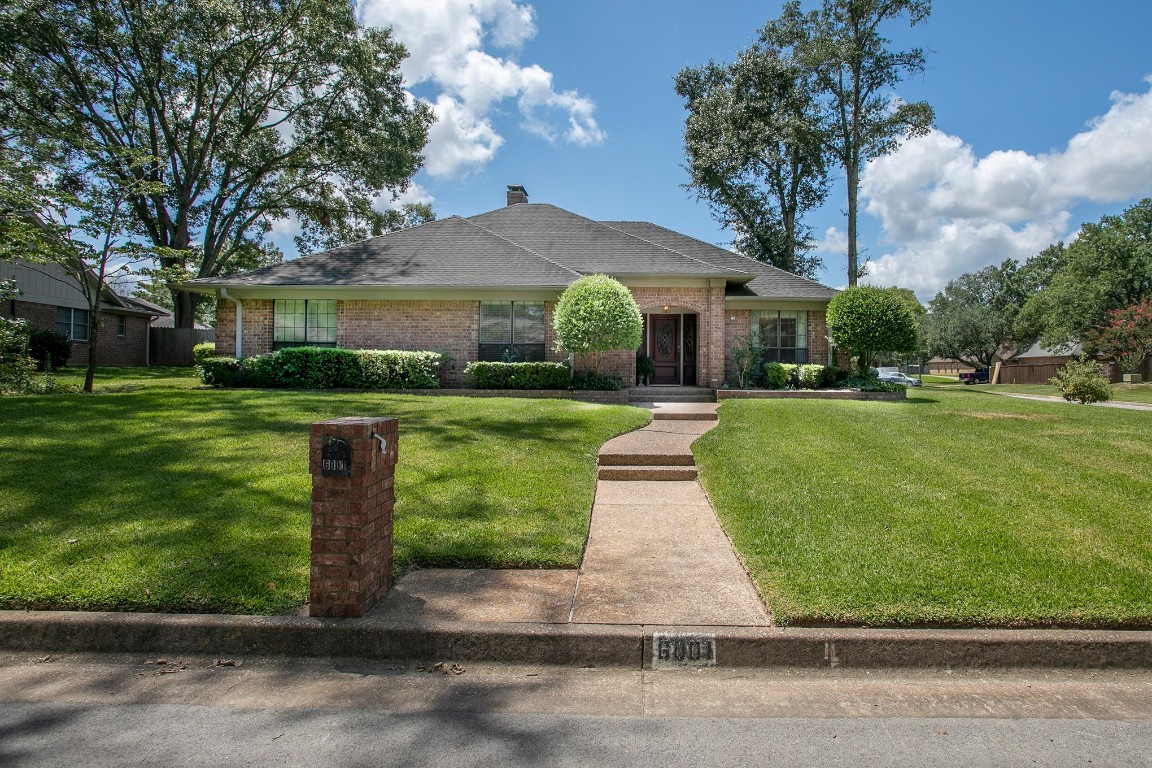 6001 Stoneleigh Drive Tyler TX 75703