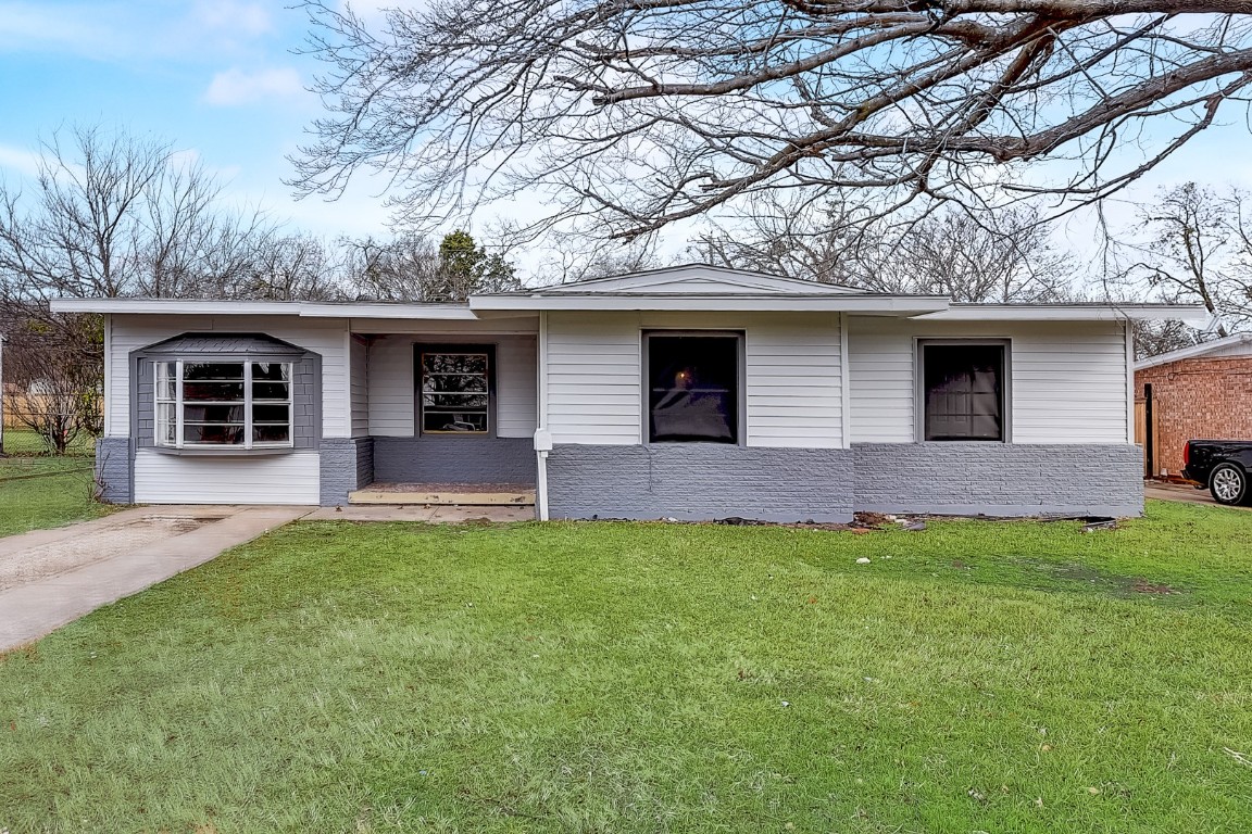 219 W Cherry Street Duncanville TX 75116