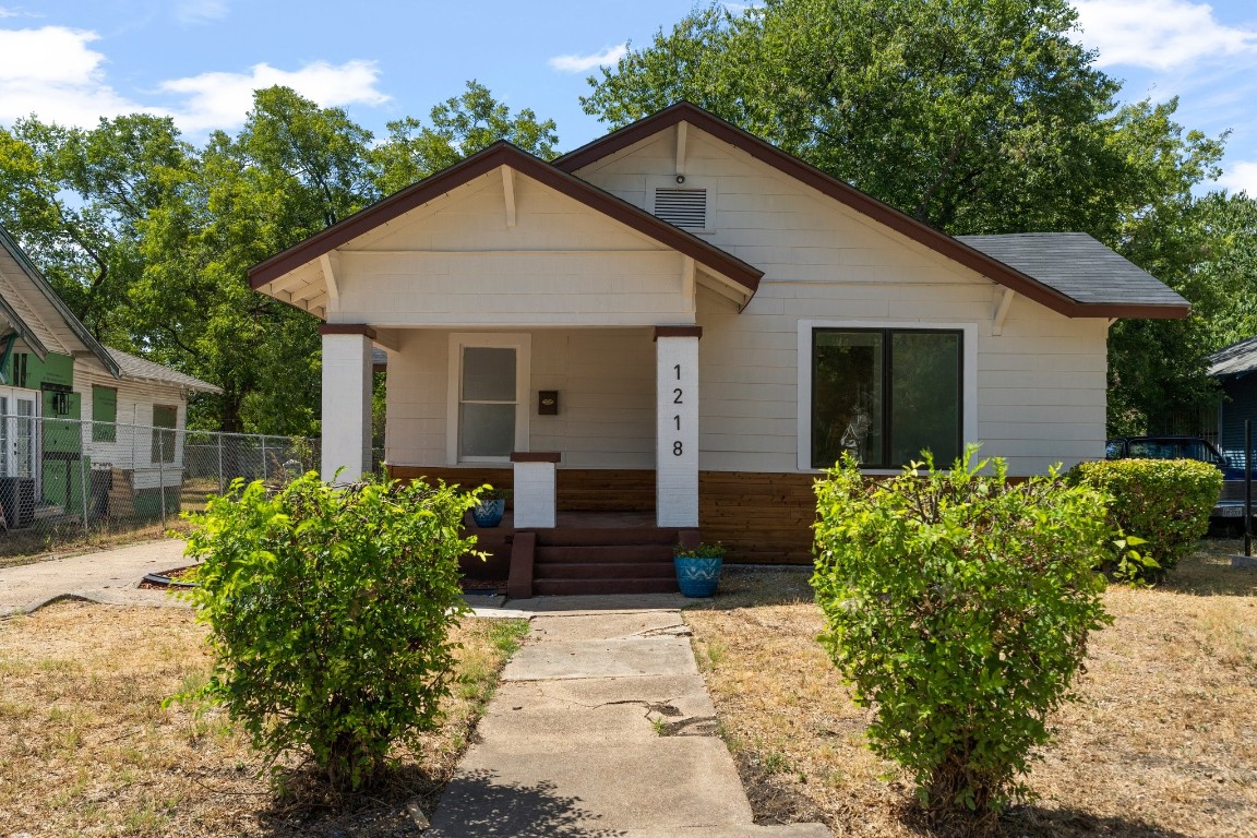 1218 Strickland Street Dallas TX 75216
