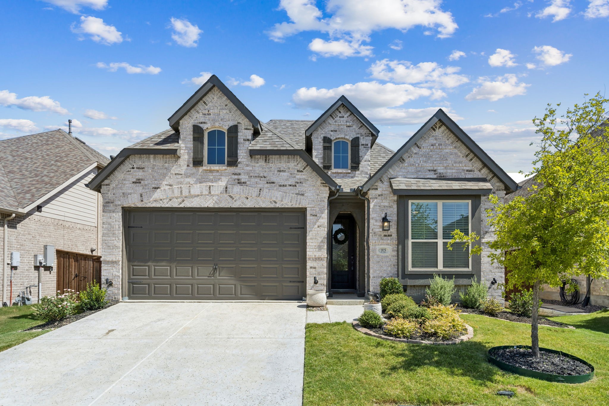 1925 Pelham Drive Aubrey TX 76227