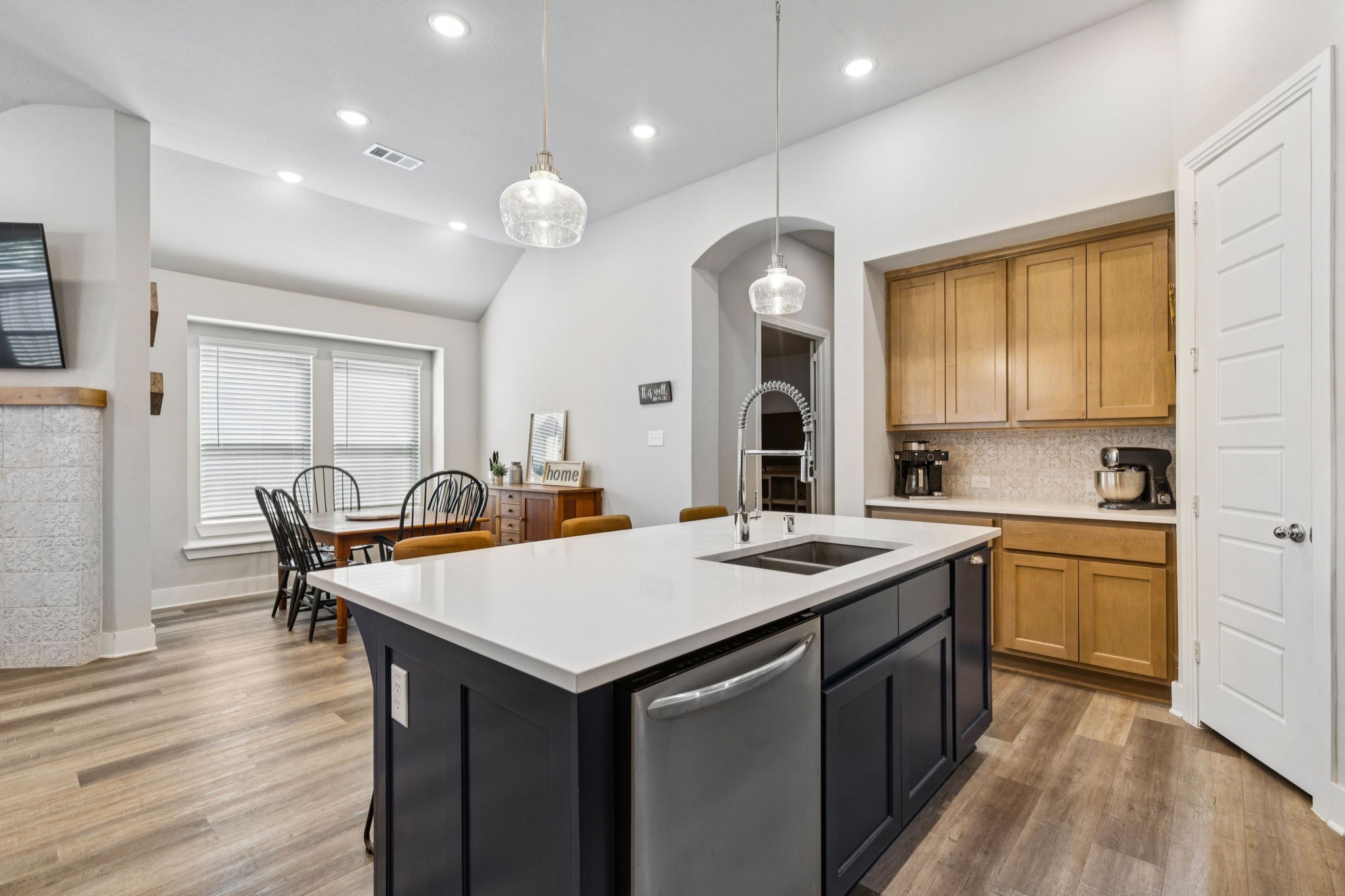 1925 Pelham Drive Aubrey TX 76227