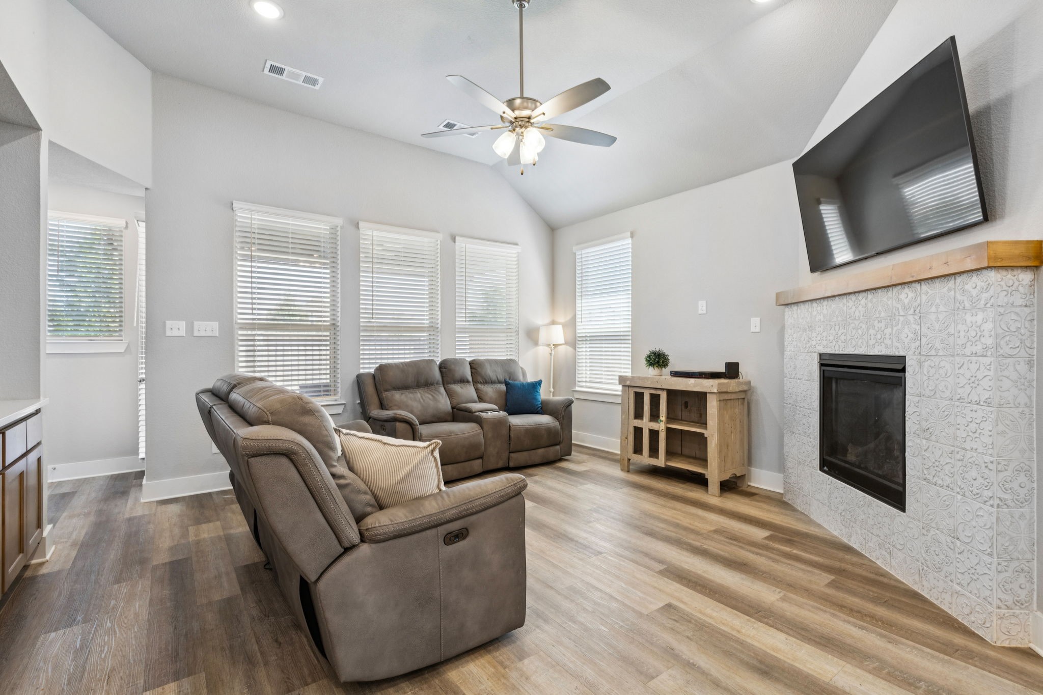 1925 Pelham Drive Aubrey TX 76227