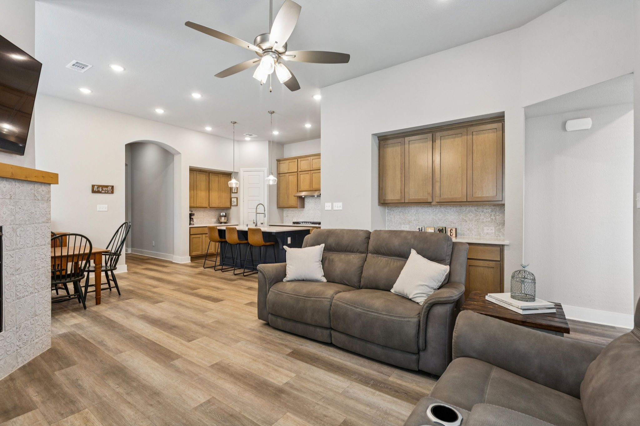 1925 Pelham Drive Aubrey TX 76227