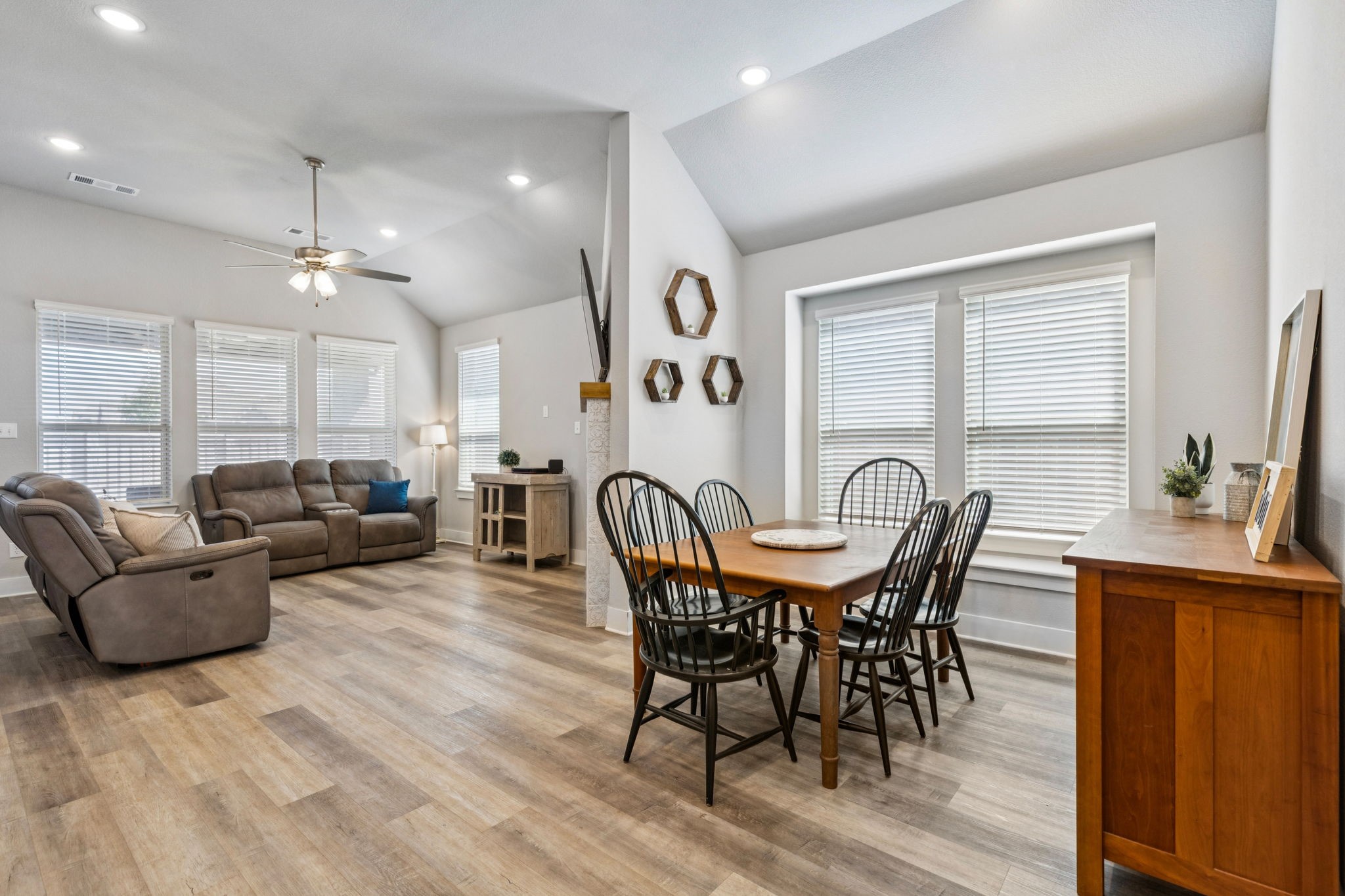 1925 Pelham Drive Aubrey TX 76227