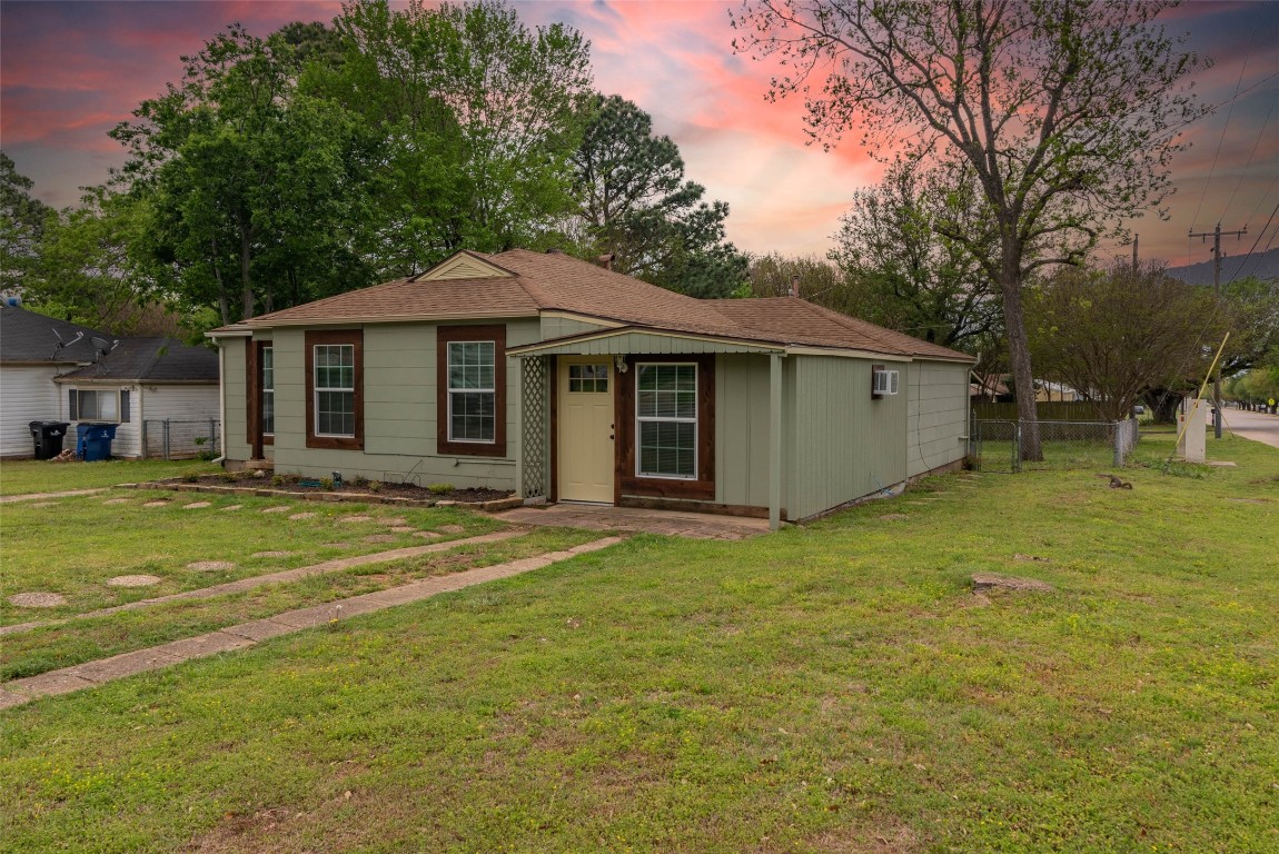530 W Bullock Street Denison TX 75020