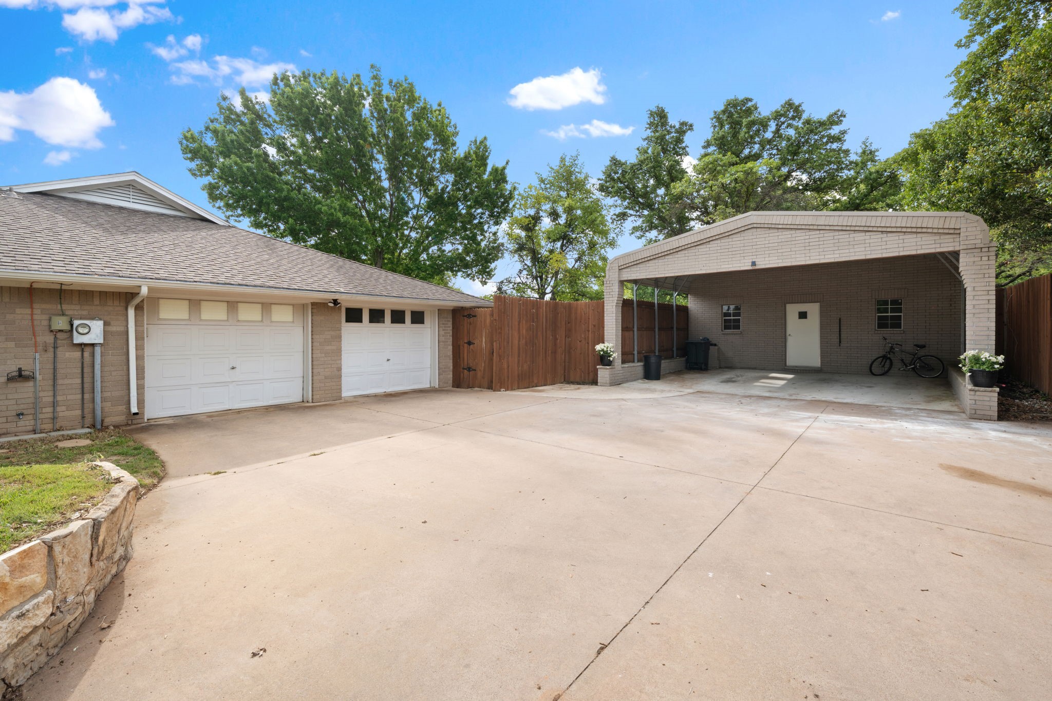 1814 Lakeridge Drive Weatherford TX 76087