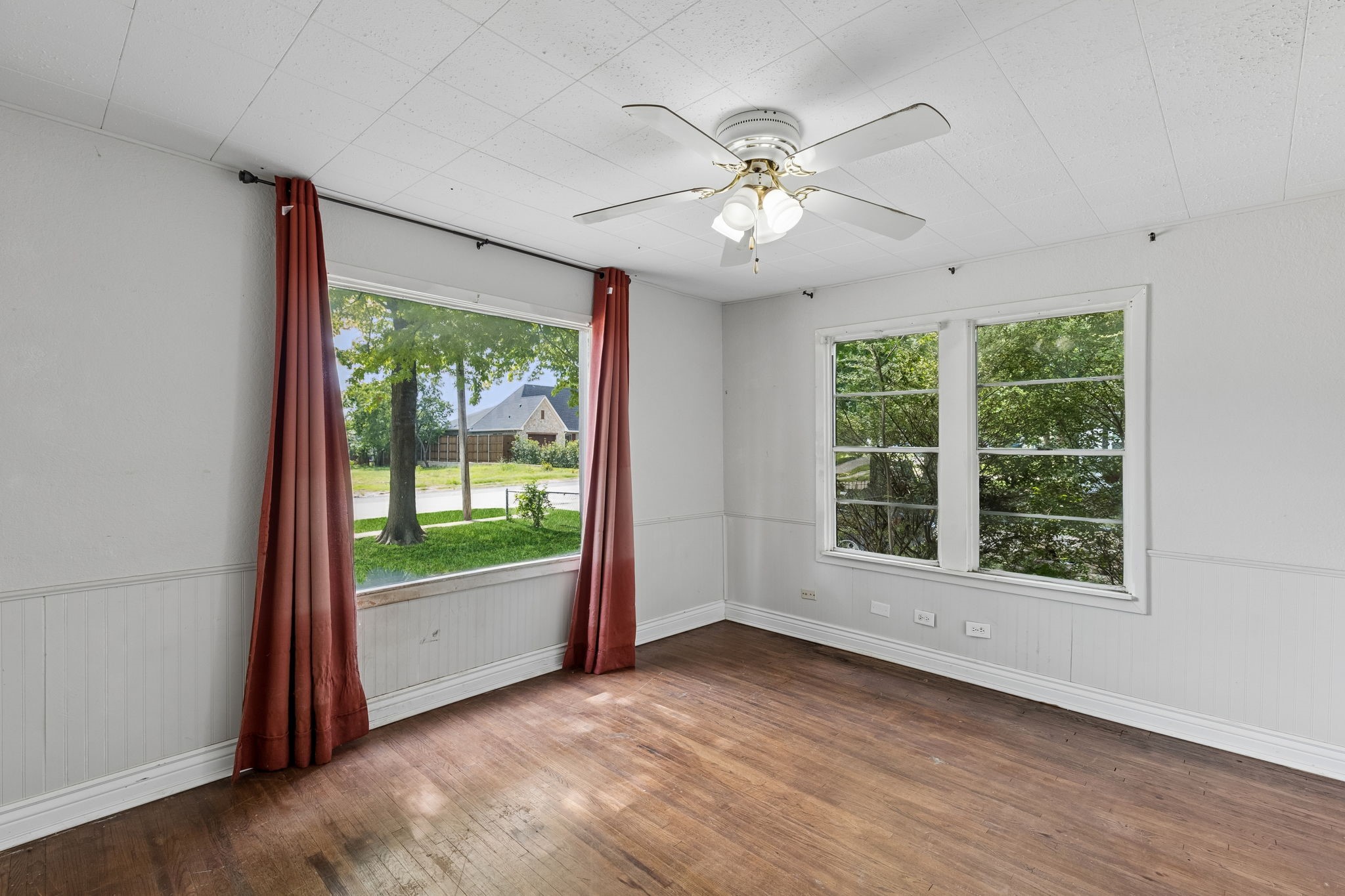 1120 S Pine Street Grapevine TX 75050