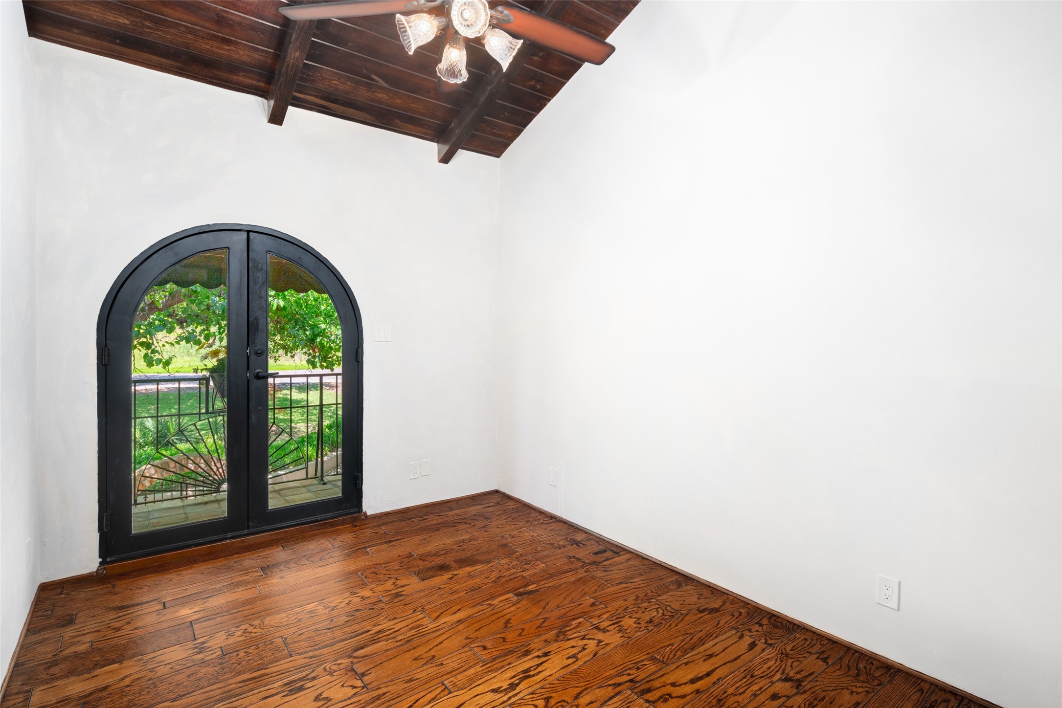 9308 Guernsey Lane Dallas TX 75220