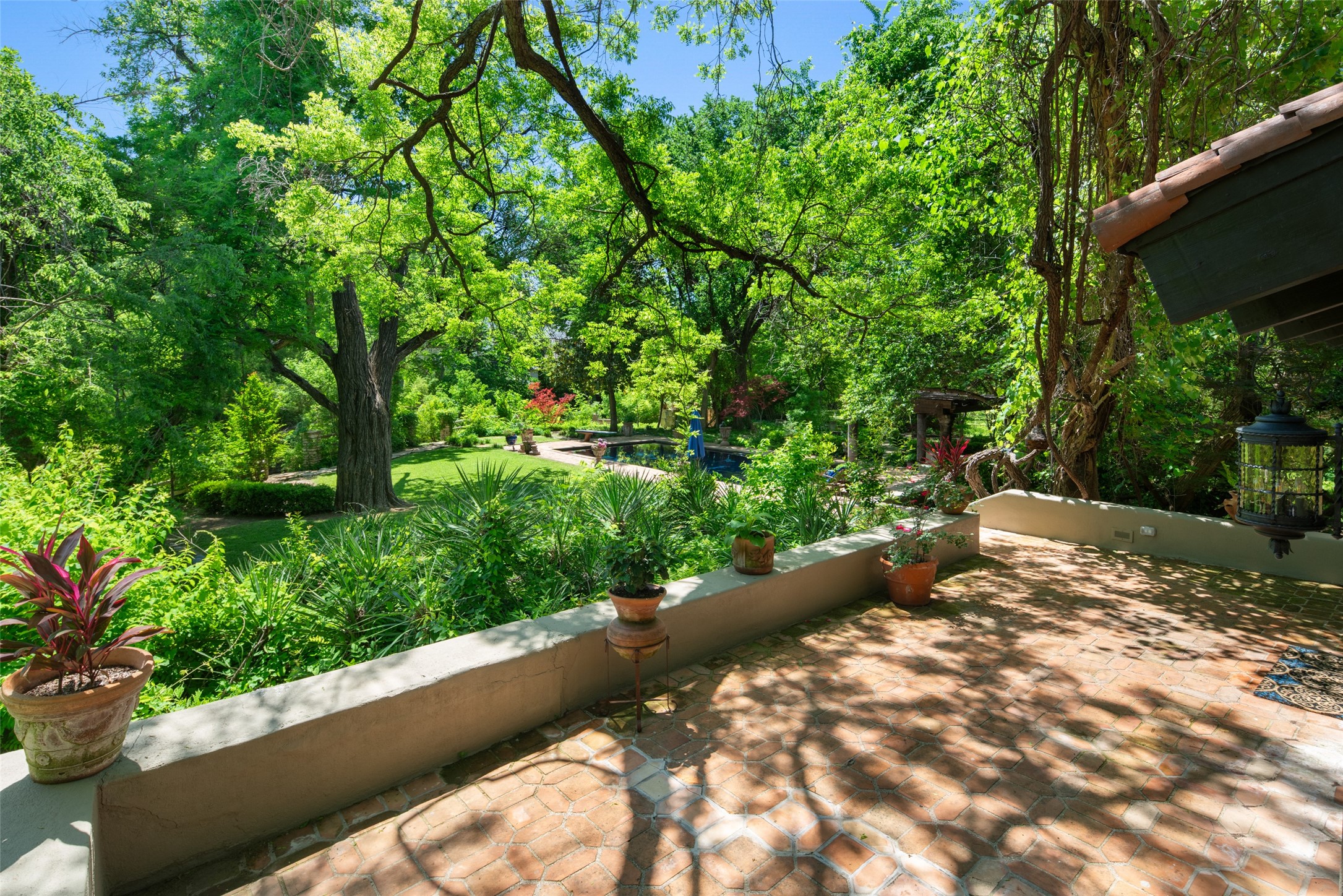 9308 Guernsey Lane Dallas TX 75220