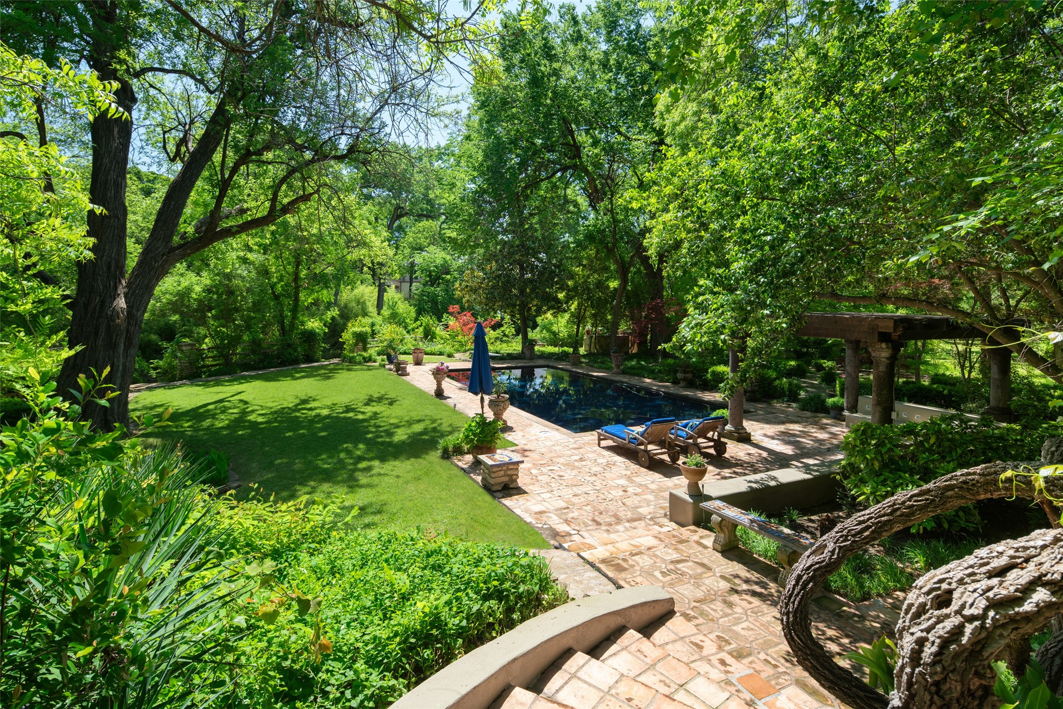 9308 Guernsey Lane Dallas TX 75220