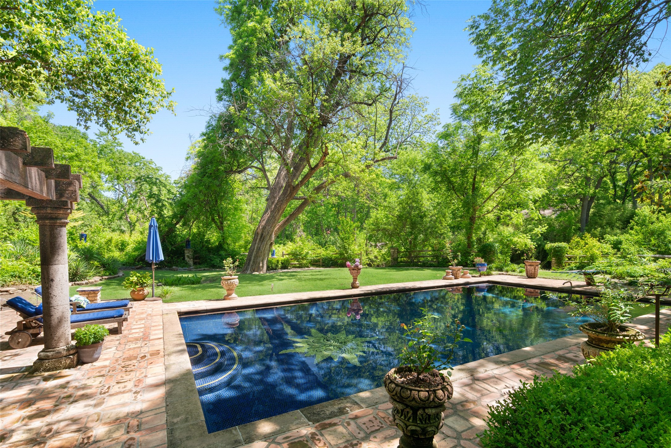 9308 Guernsey Lane Dallas TX 75220