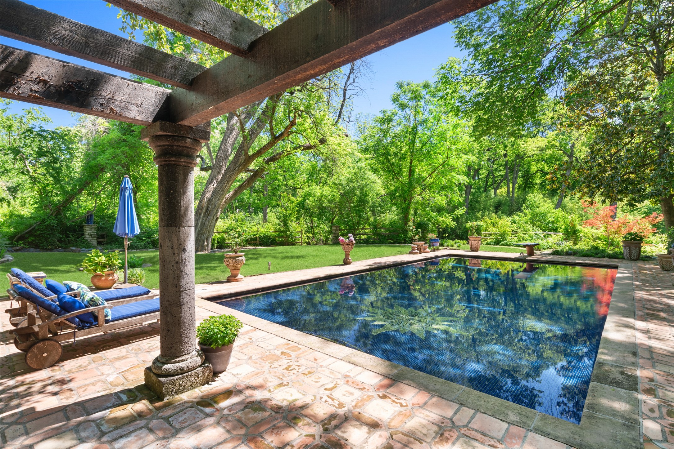 9308 Guernsey Lane Dallas TX 75220