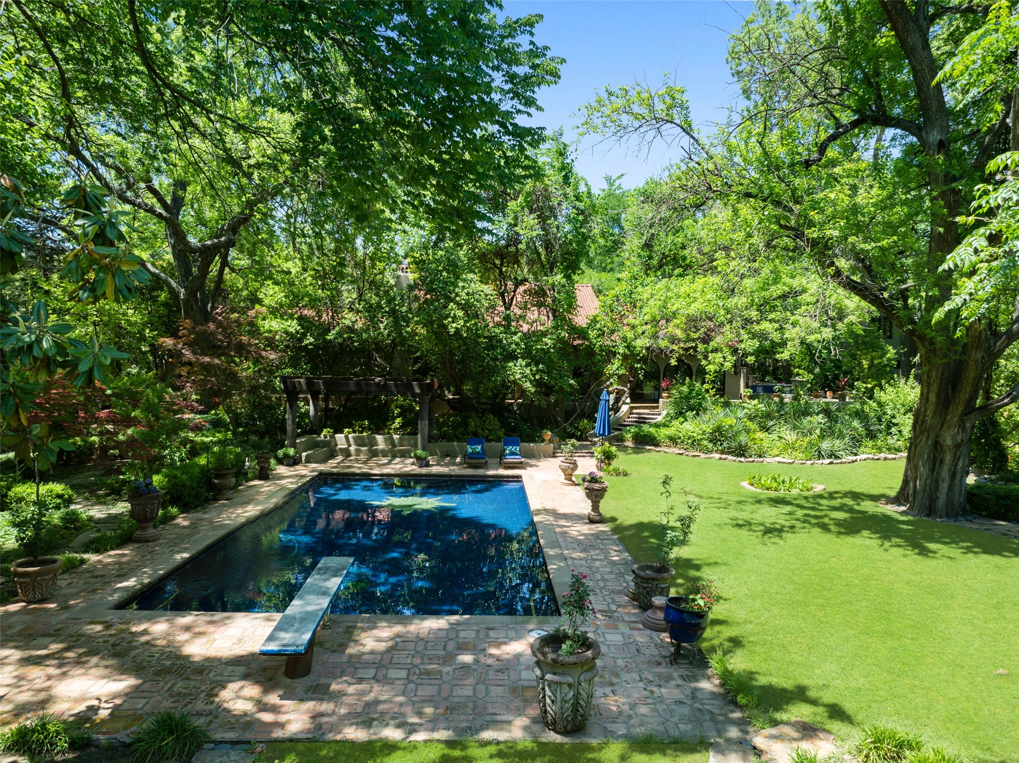 9308 Guernsey Lane Dallas TX 75220