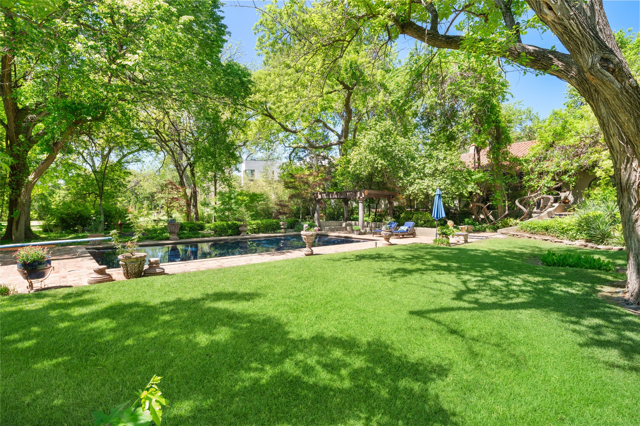 9308 Guernsey Lane Dallas TX 75220