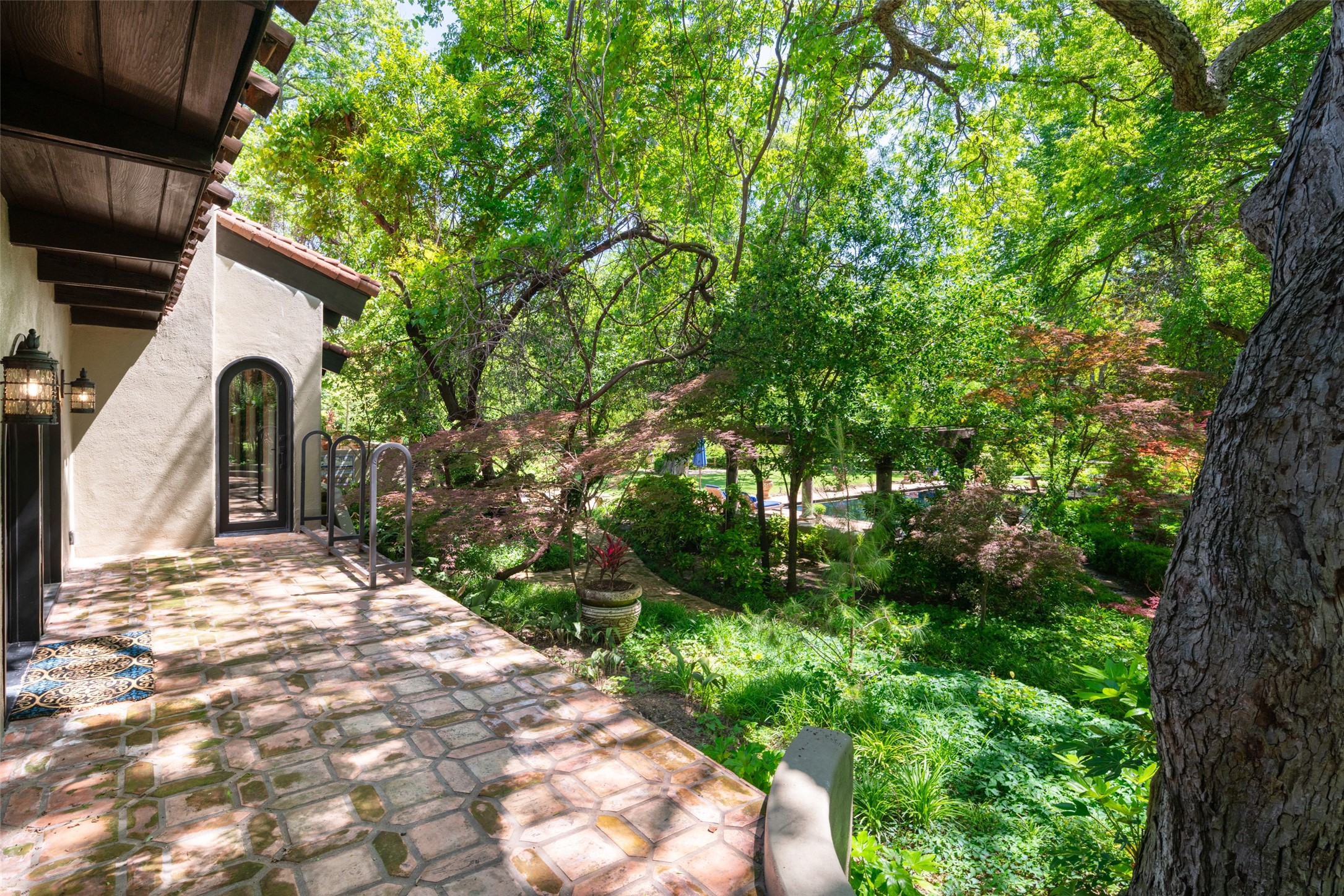 9308 Guernsey Lane Dallas TX 75220