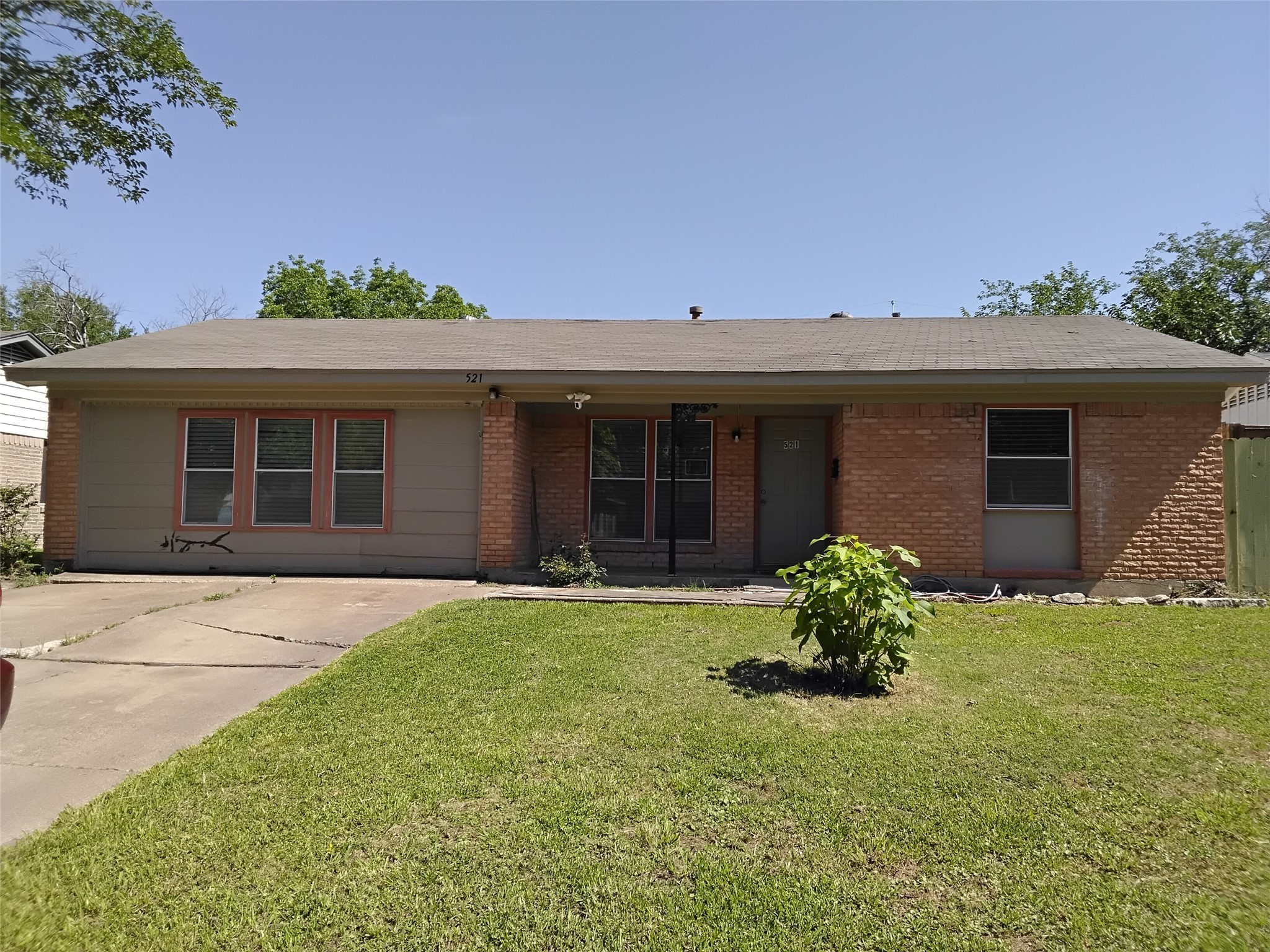 521 Pleasant Valley Road Garland TX 75040