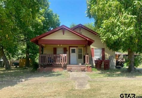 304 W Hunt Street Leonard TX 75452