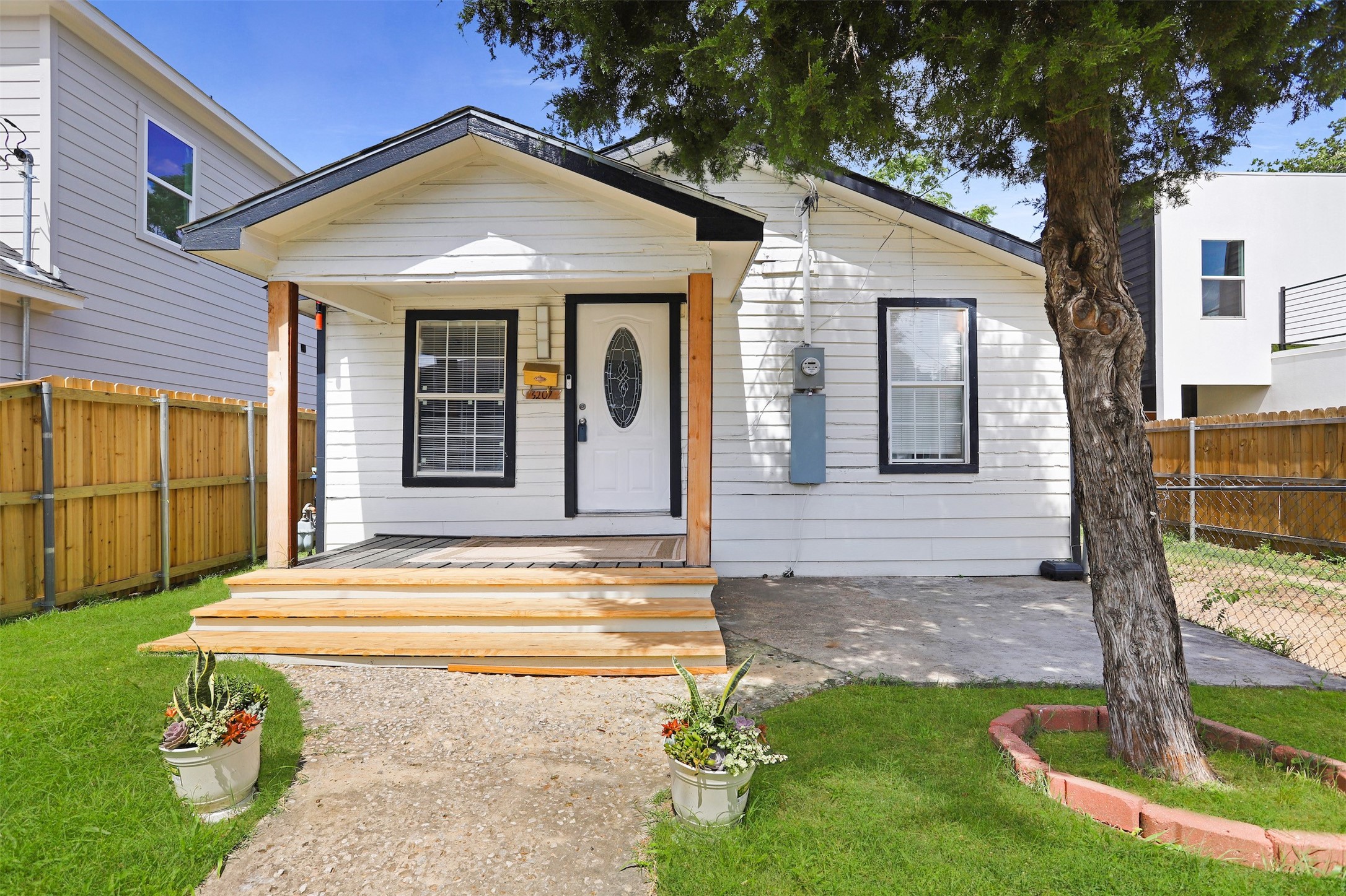 3207 Chihuahua Avenue Dallas TX 75212