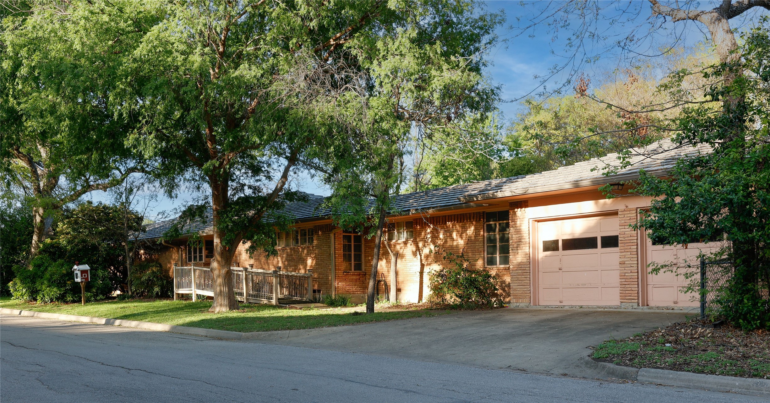 6134 Monticello Avenue Dallas TX 75214
