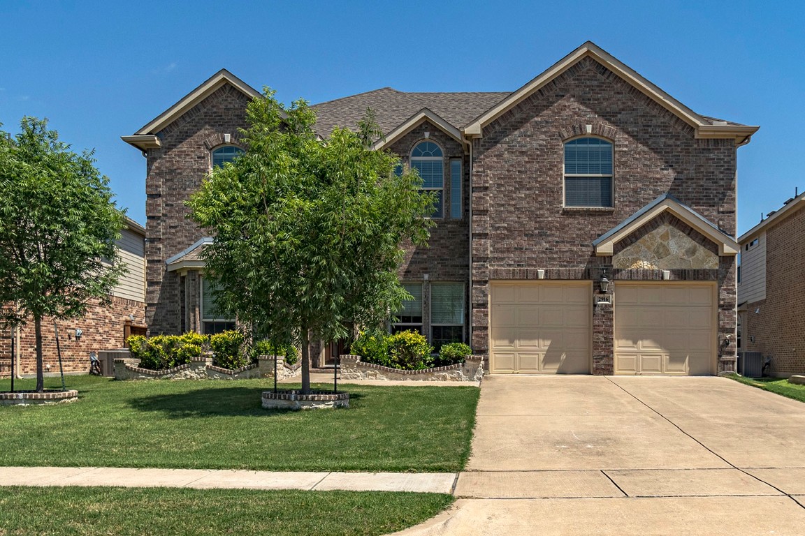 2916 Almansa Grand Prairie TX 75054