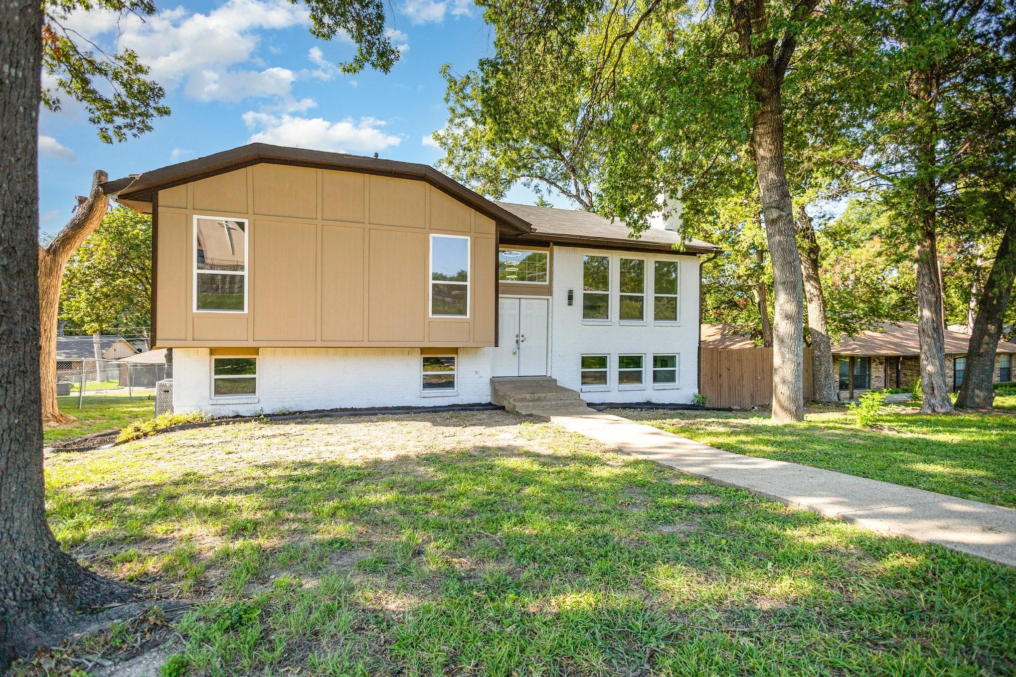707 W Red Bird Lane Dallas TX 75232