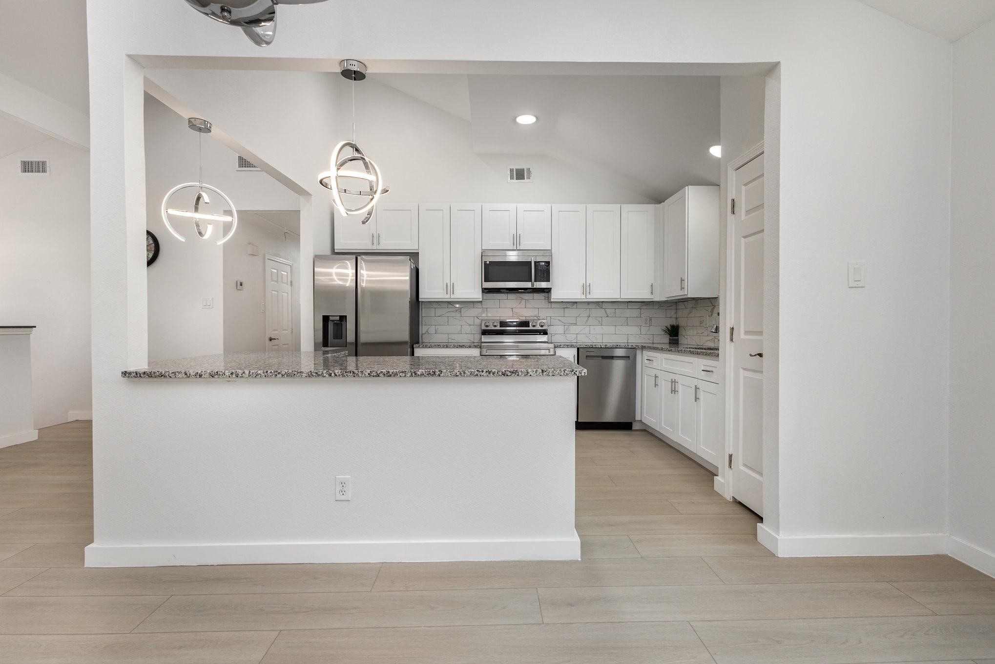 707 W Red Bird Lane Dallas TX 75232