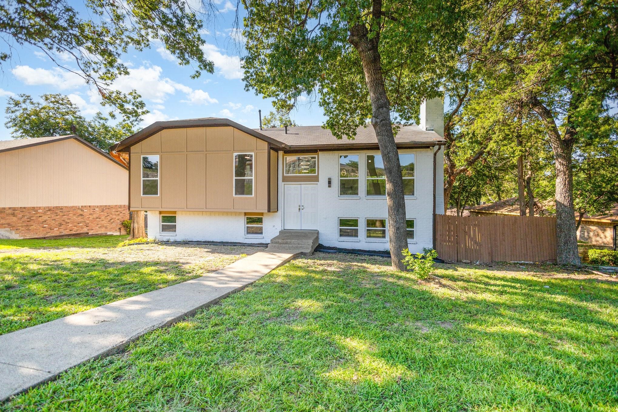 707 W Red Bird Lane Dallas TX 75232