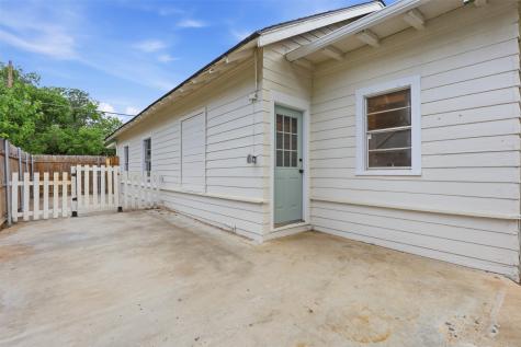 206 S Pendell Avenue Cleburne TX 76033