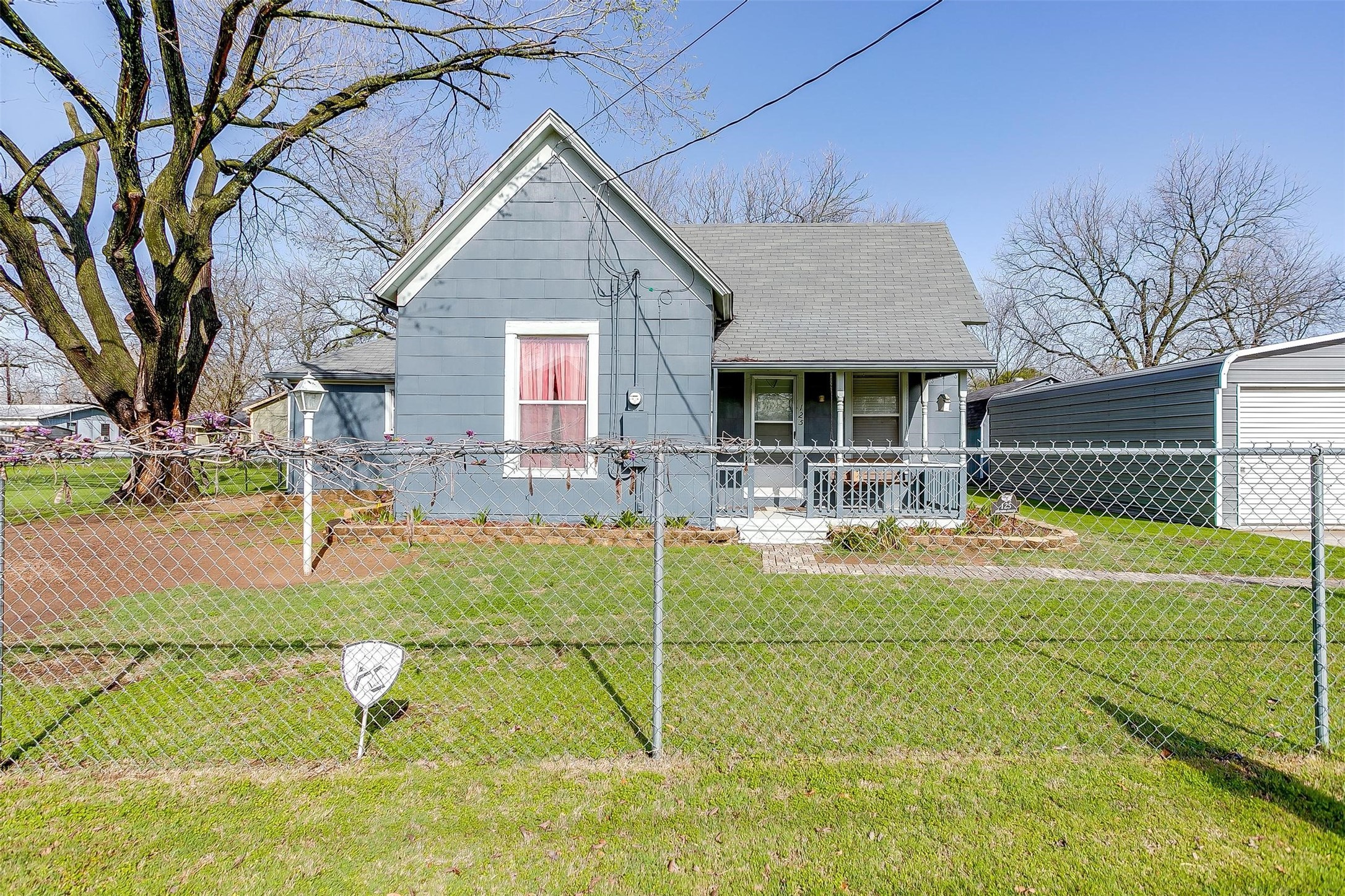 125 Columbia Street Cleburne TX 76031