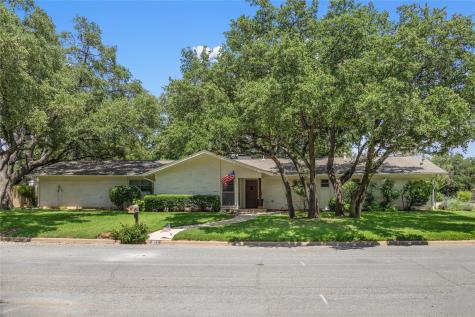 802 Oakpark Drive Brownwood TX 76801