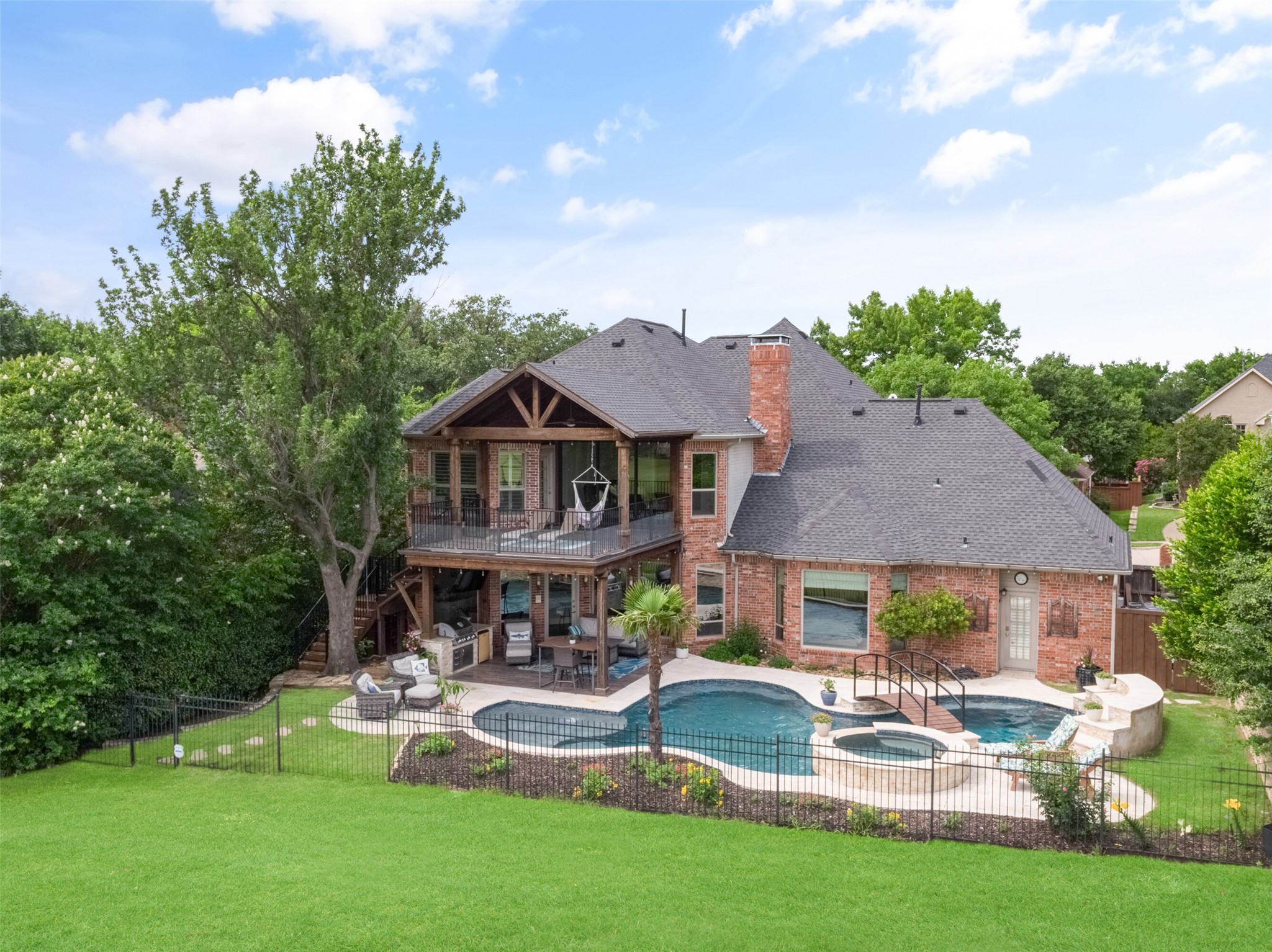 812 Hills Creek Drive Mckinney TX 75072