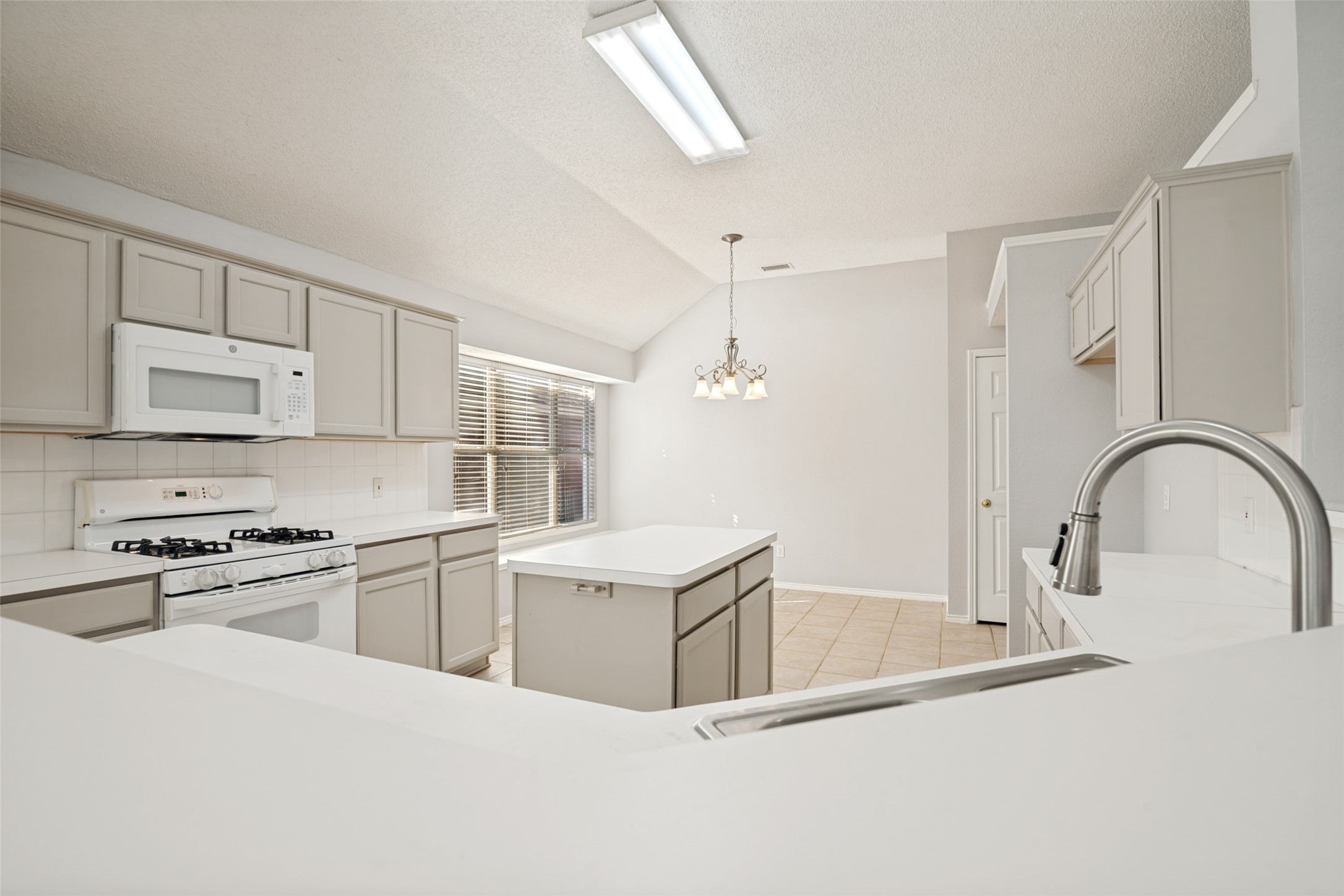 6504 Hillview Lane Sachse TX 75048