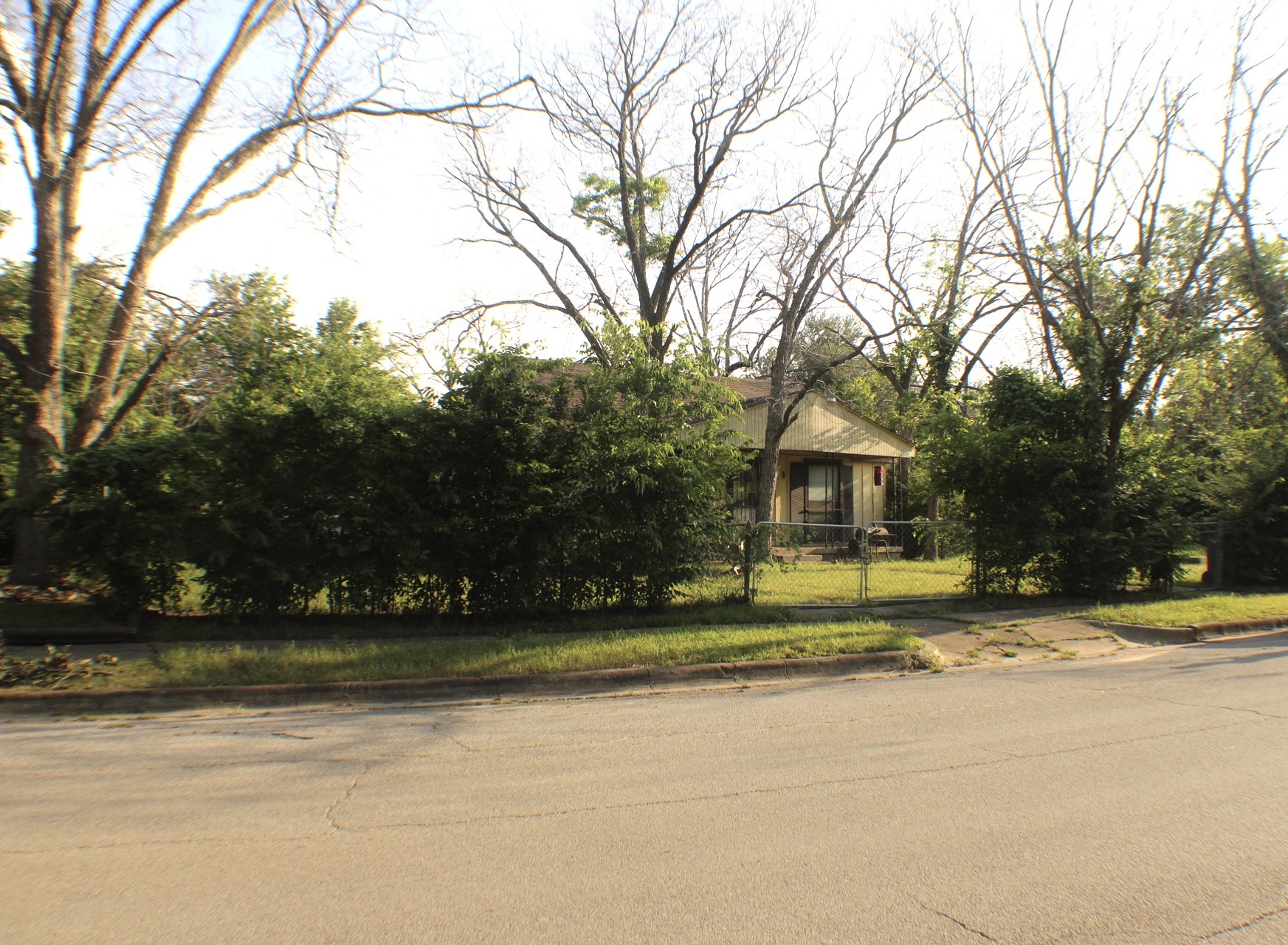 5020 S Hampshire Boulevard Fort Worth TX 76103