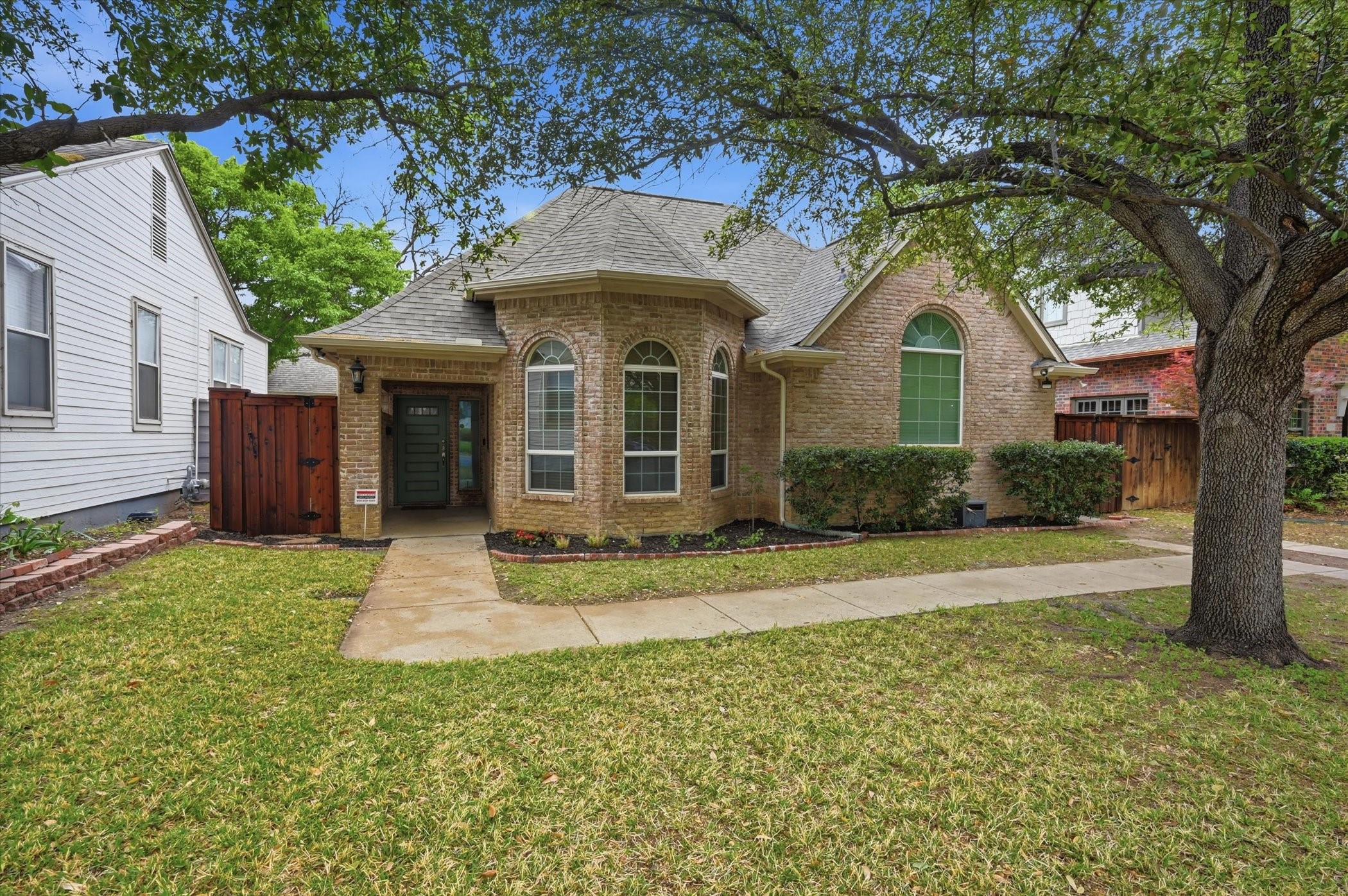 Fort Worth TX, 3332 W 4th Street