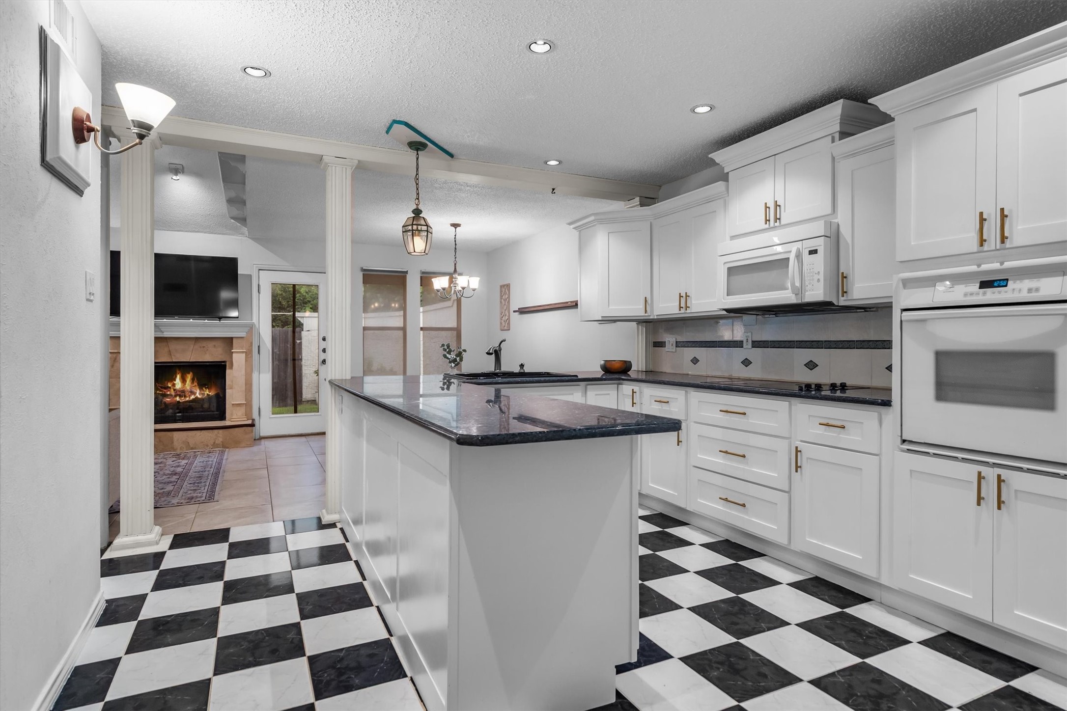 1859 Amber Lane Carrollton TX 75007