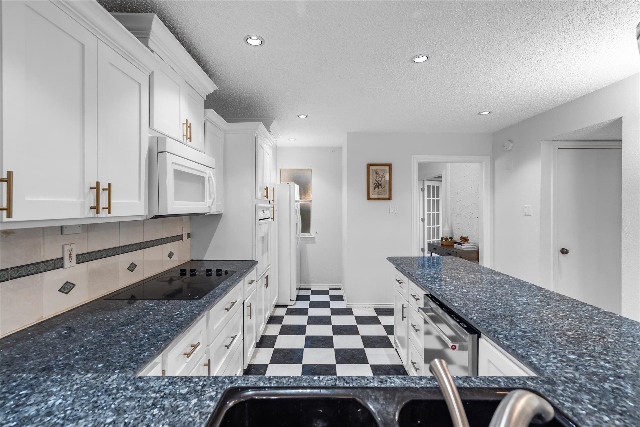 1859 Amber Lane Carrollton TX 75007