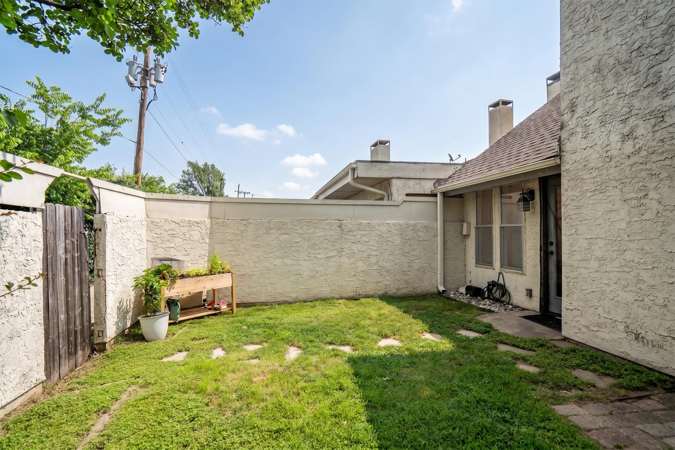 1859 Amber Lane Carrollton TX 75007