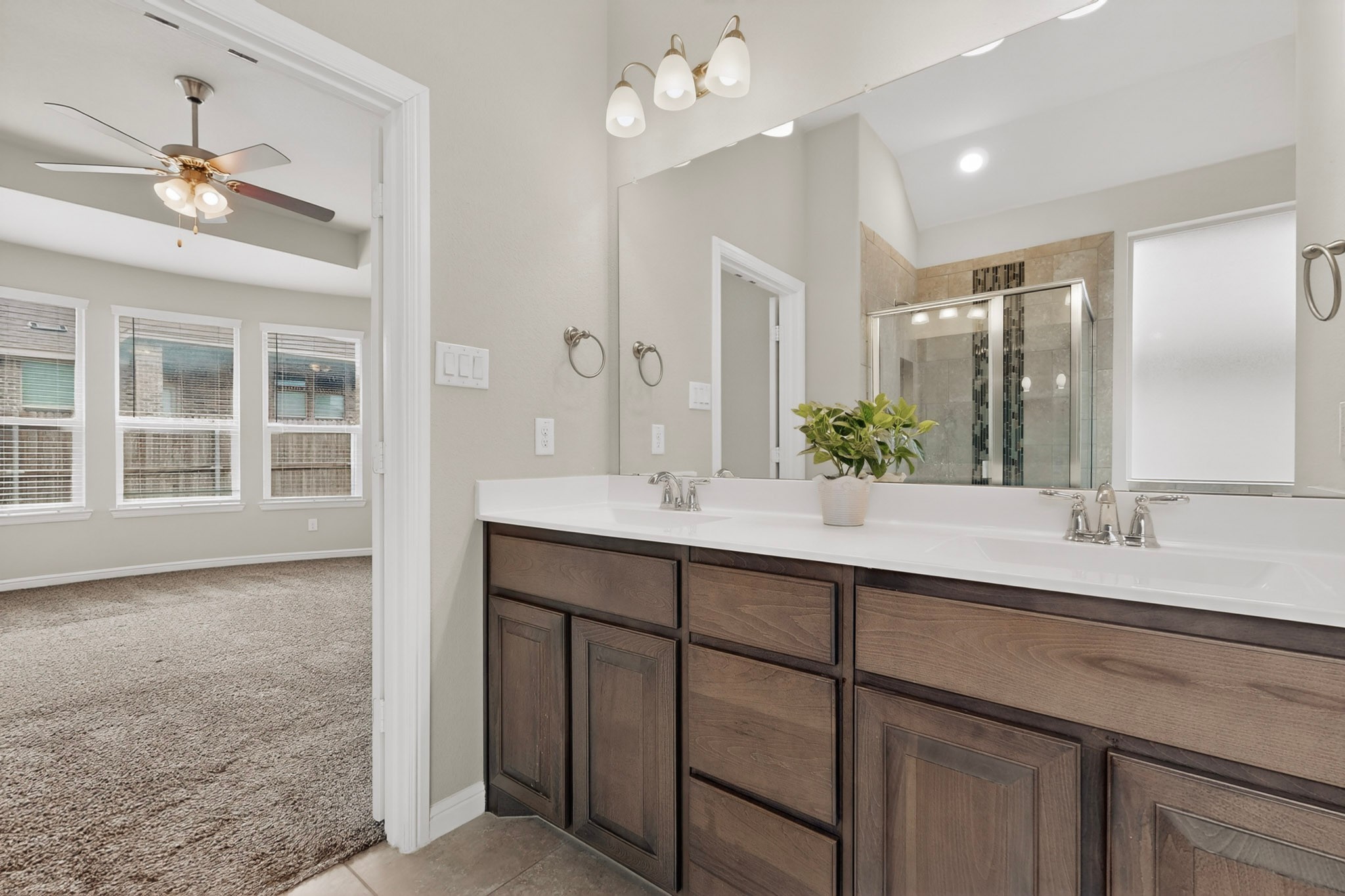 7811 Links Drive Arlington TX 76001