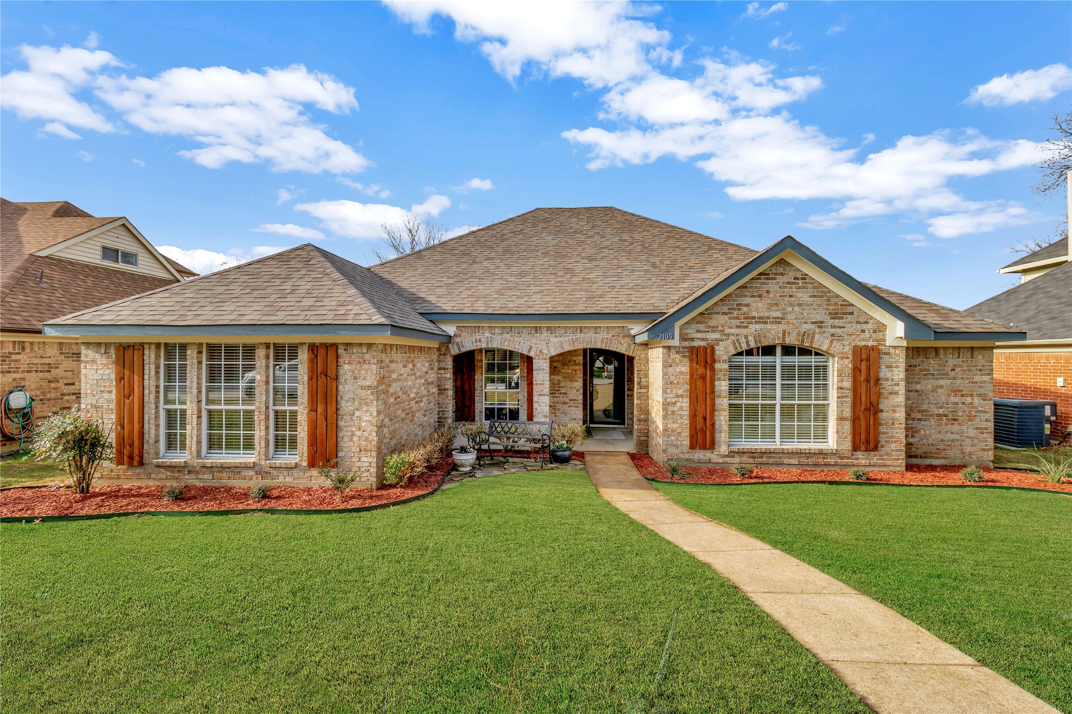 2109 Oak Bend Lane Garland TX 75040