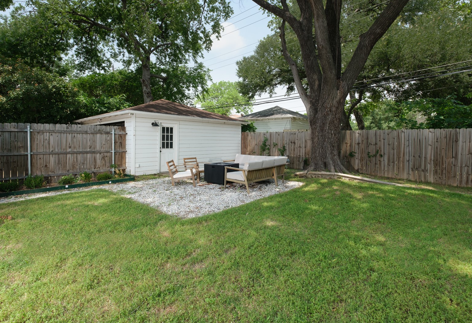 2731 San Medina Avenue Dallas TX 75228