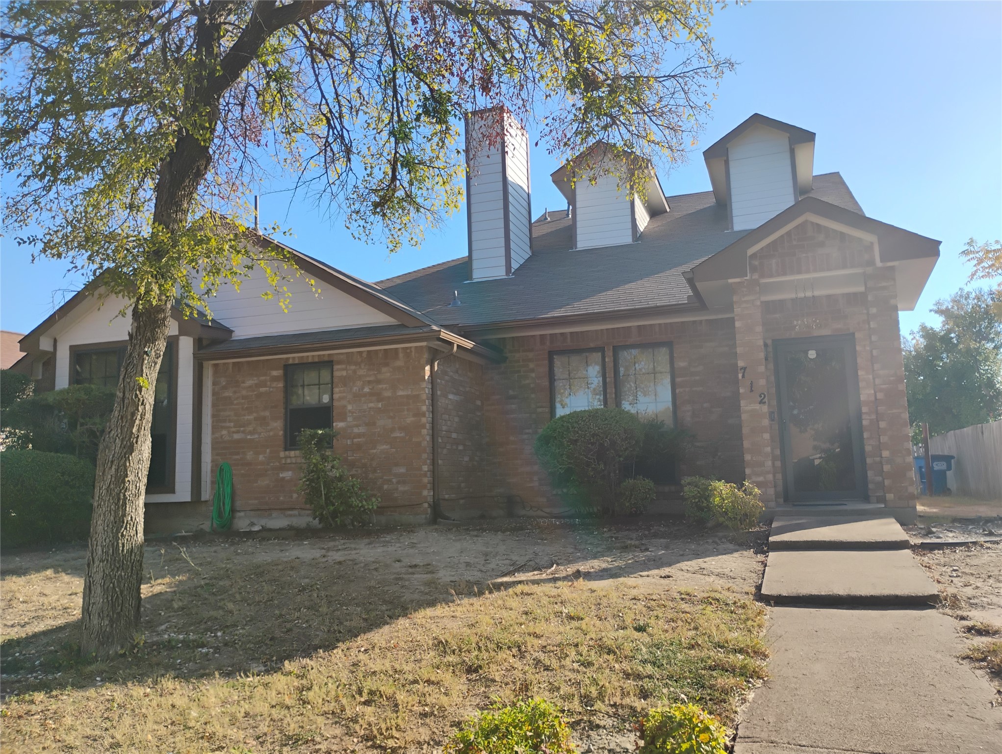 712 Atteberry Lane Lancaster TX 75146