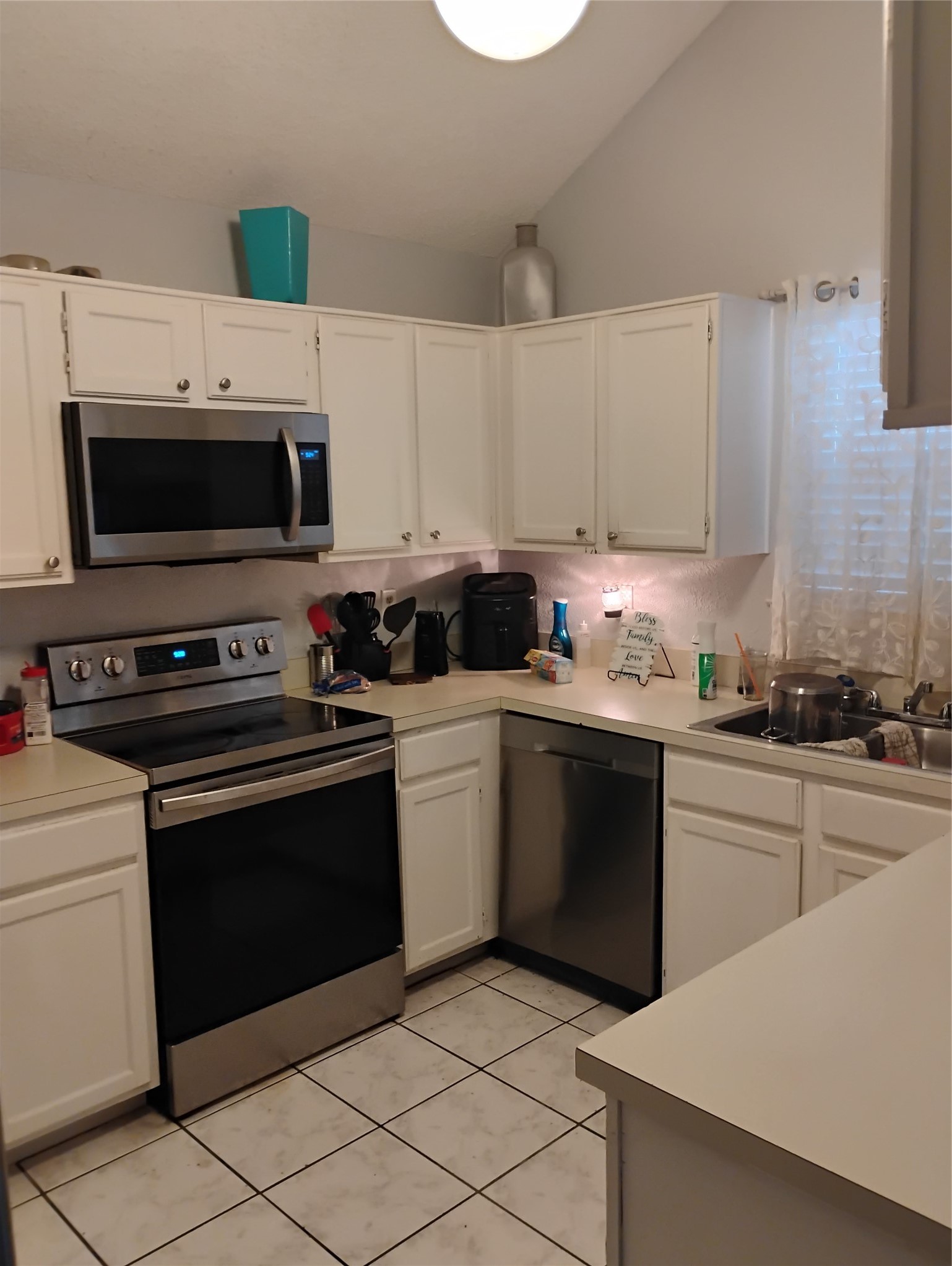 712 Atteberry Lane Lancaster TX 75146