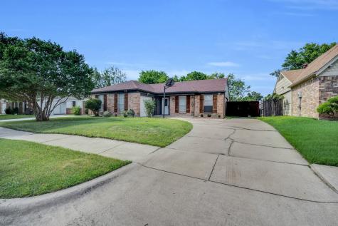 1707 Country Lane Arlington TX 76018