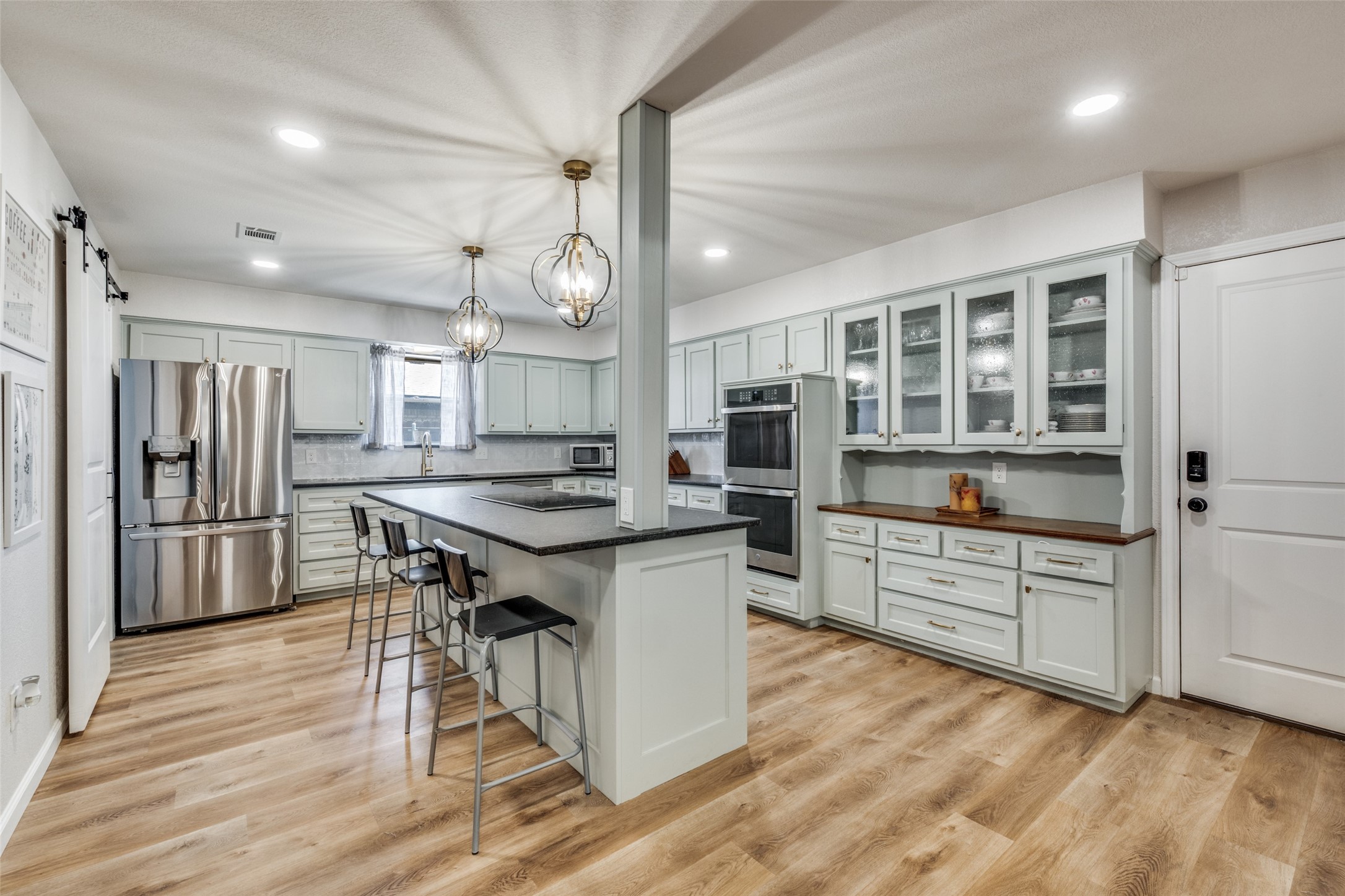 4302 Kingswick Drive Arlington TX 76016