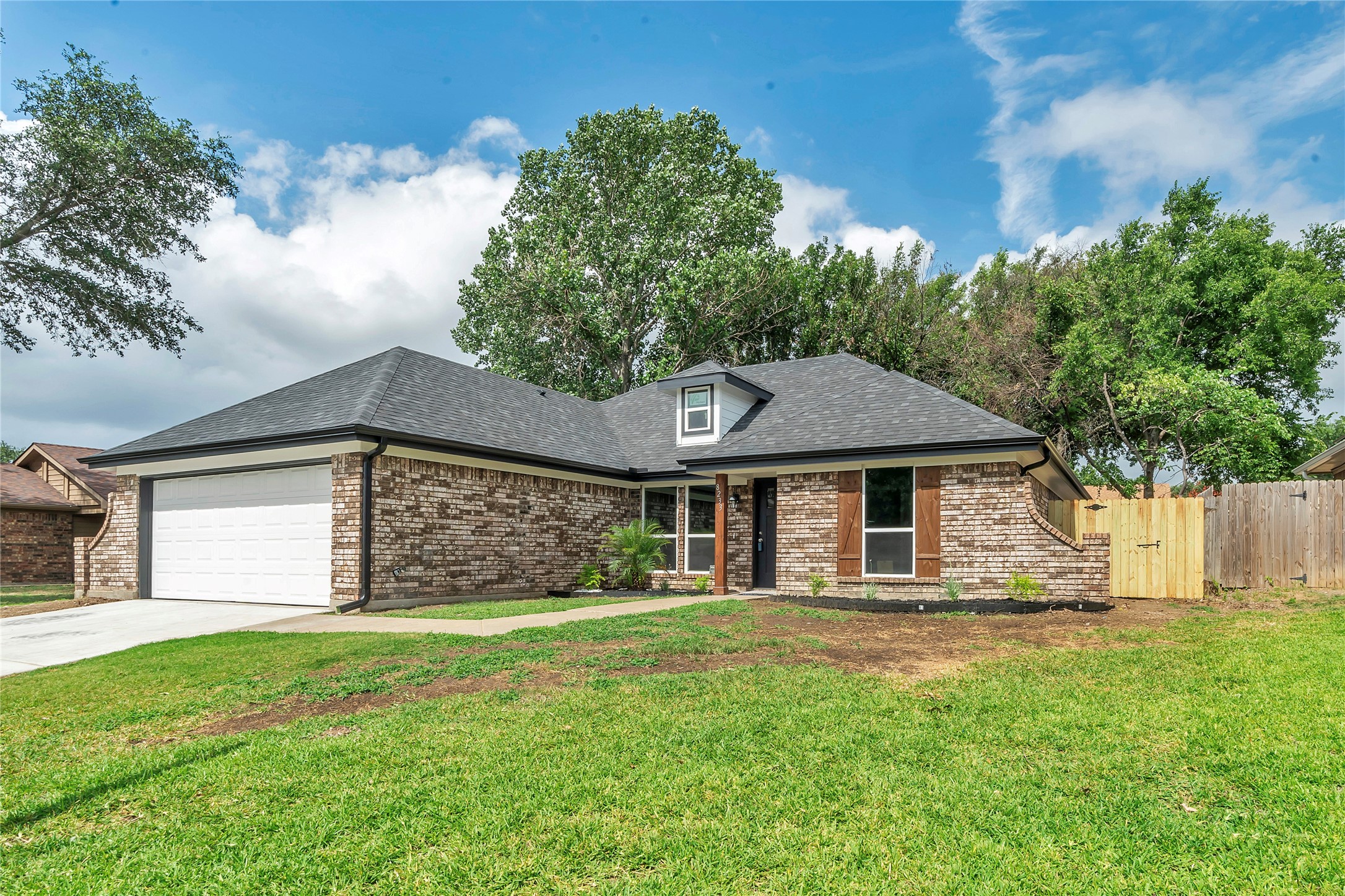 8233 April Lane Watauga TX 76148