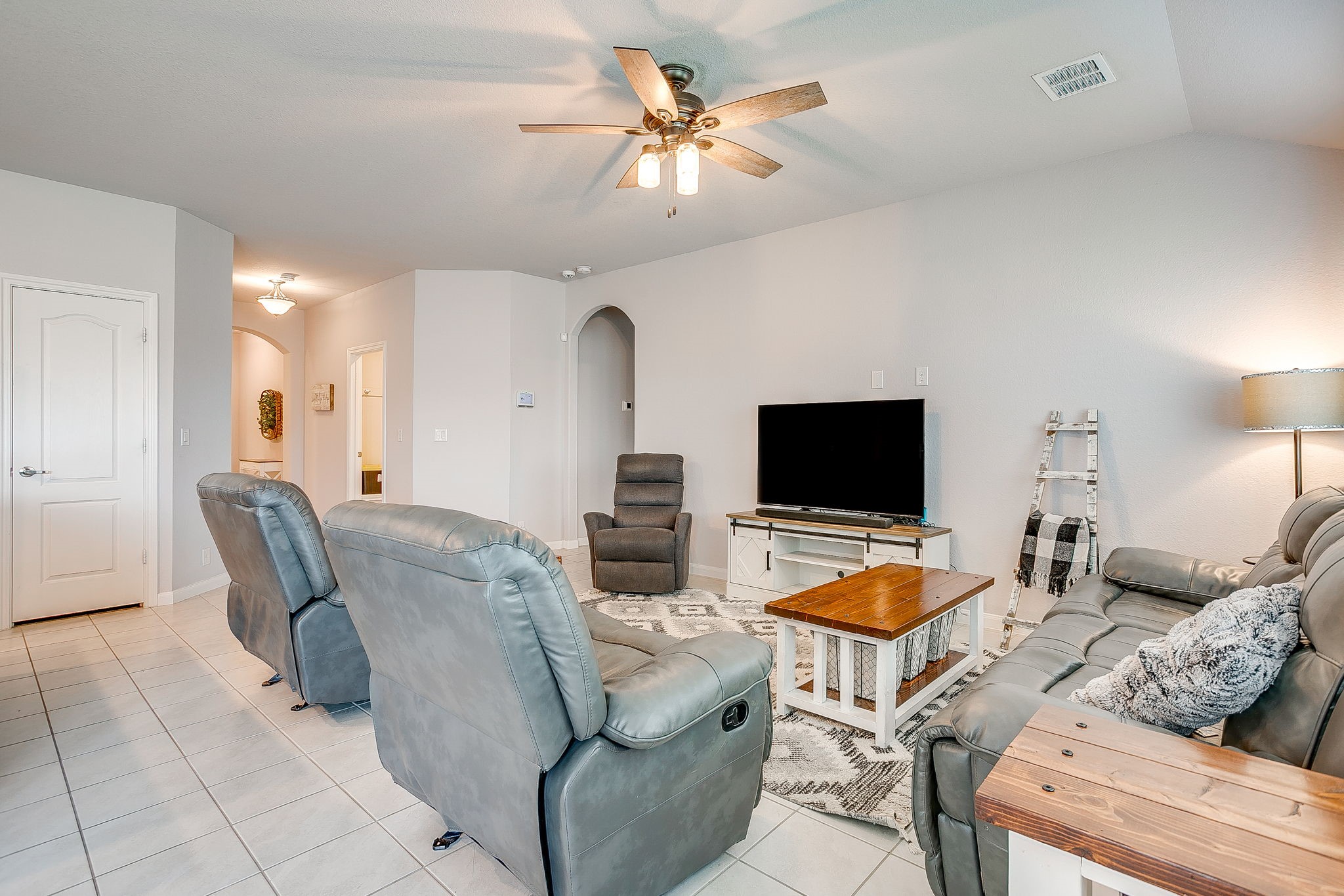 1069 Nighthawk Trail Alvarado TX 76009