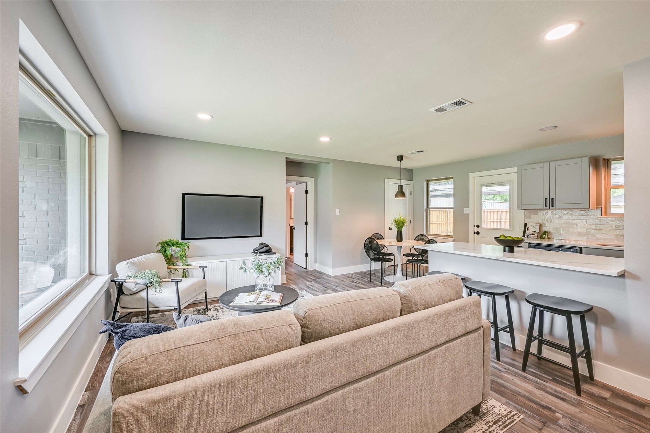 2609 Inadale Avenue Dallas TX 75228